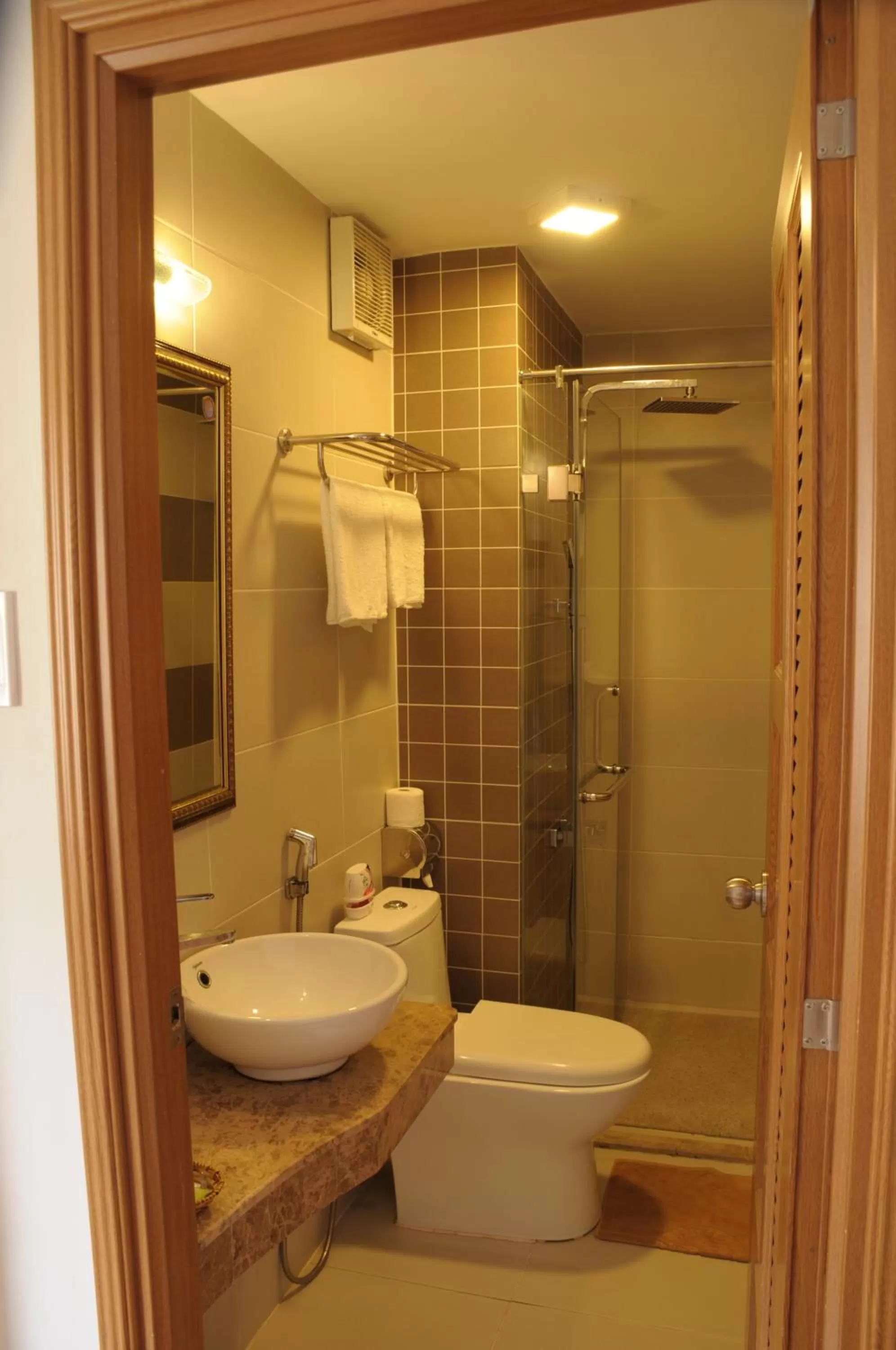 Bathroom in Saigon Amigo Hotel