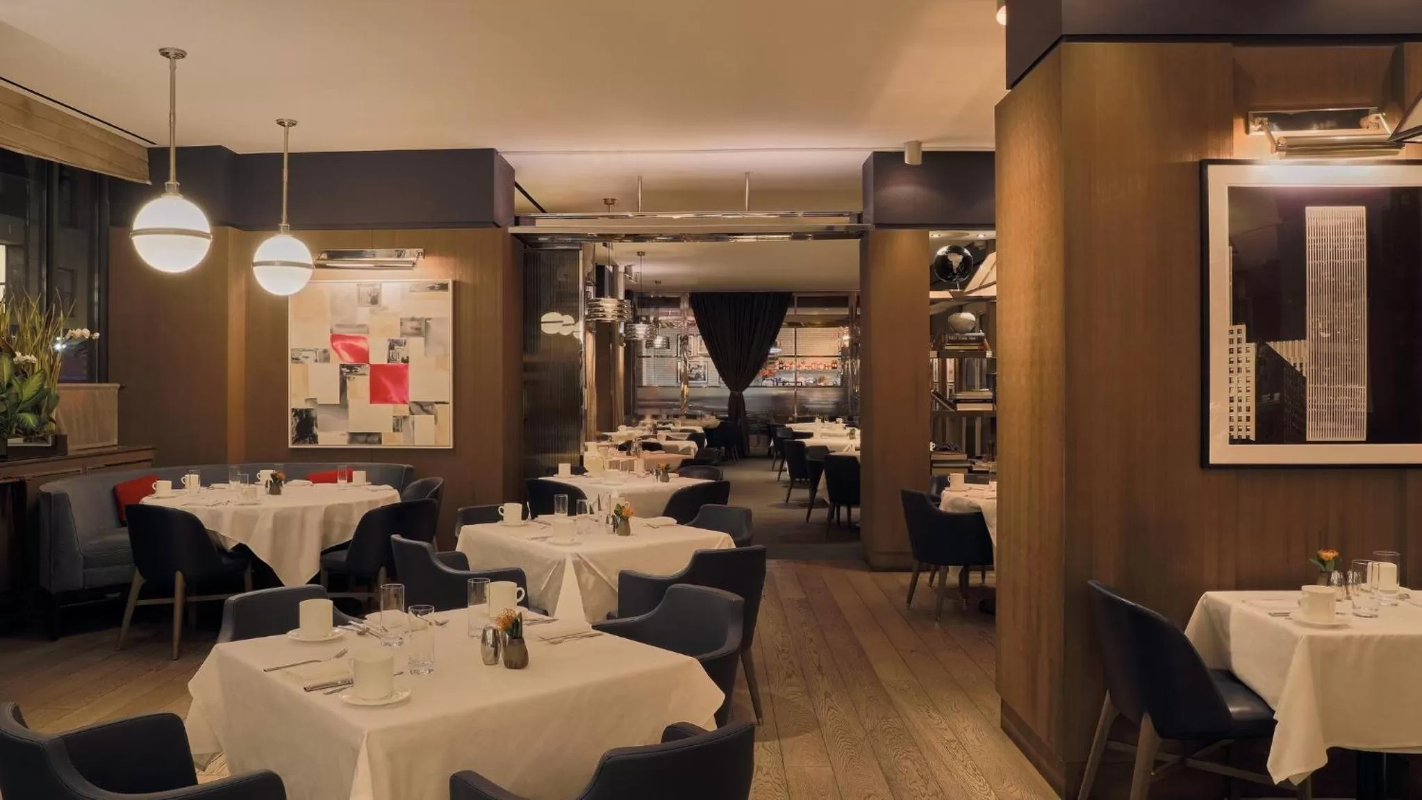 Restaurant/places to eat in Loews Regency New York Hotel