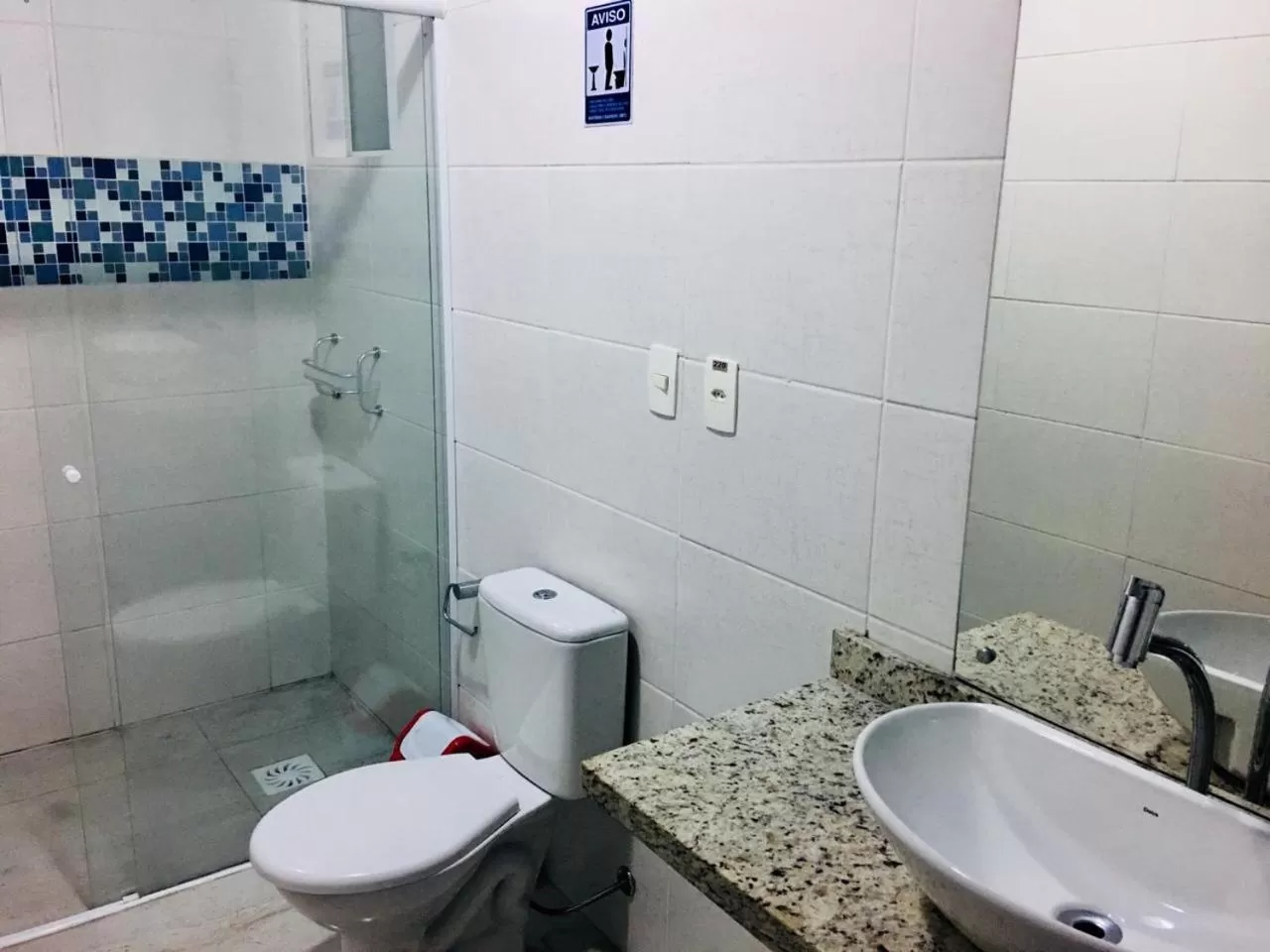 Bathroom in Hotel das Palmas