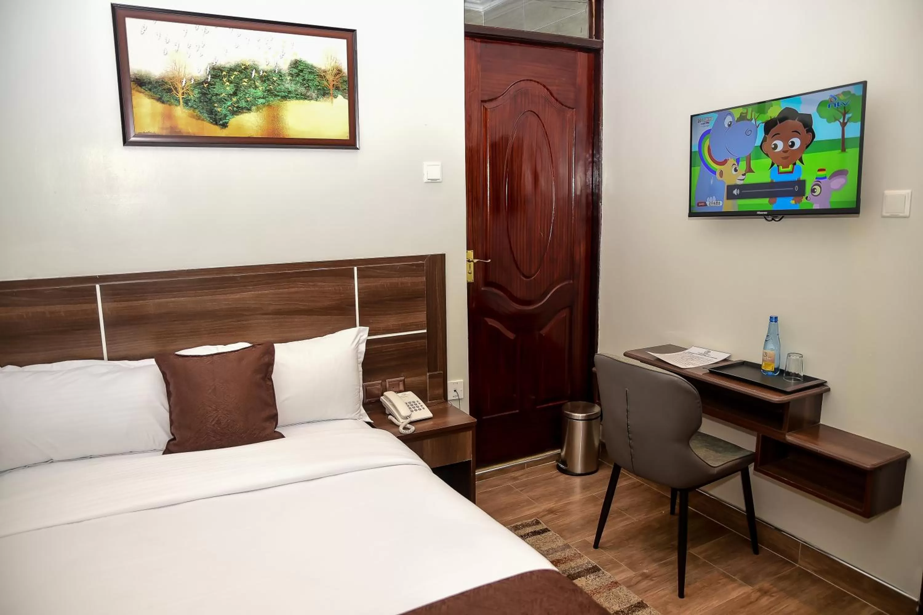 TV and multimedia, Bed in LA BEILA HOTEL MERU