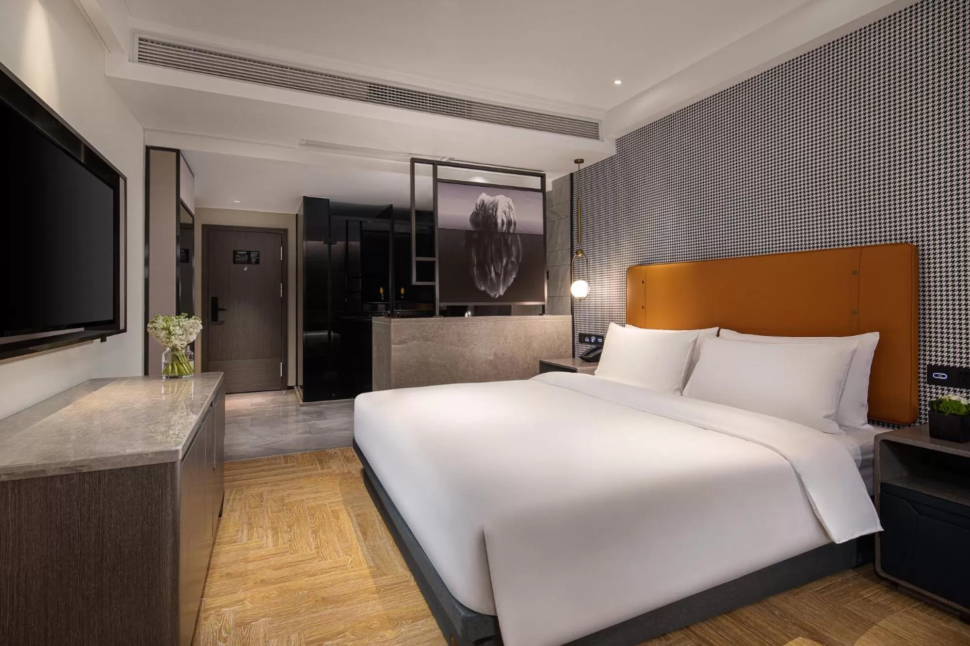 Photo of the whole room, Bed in Kasion Pugis Hotel