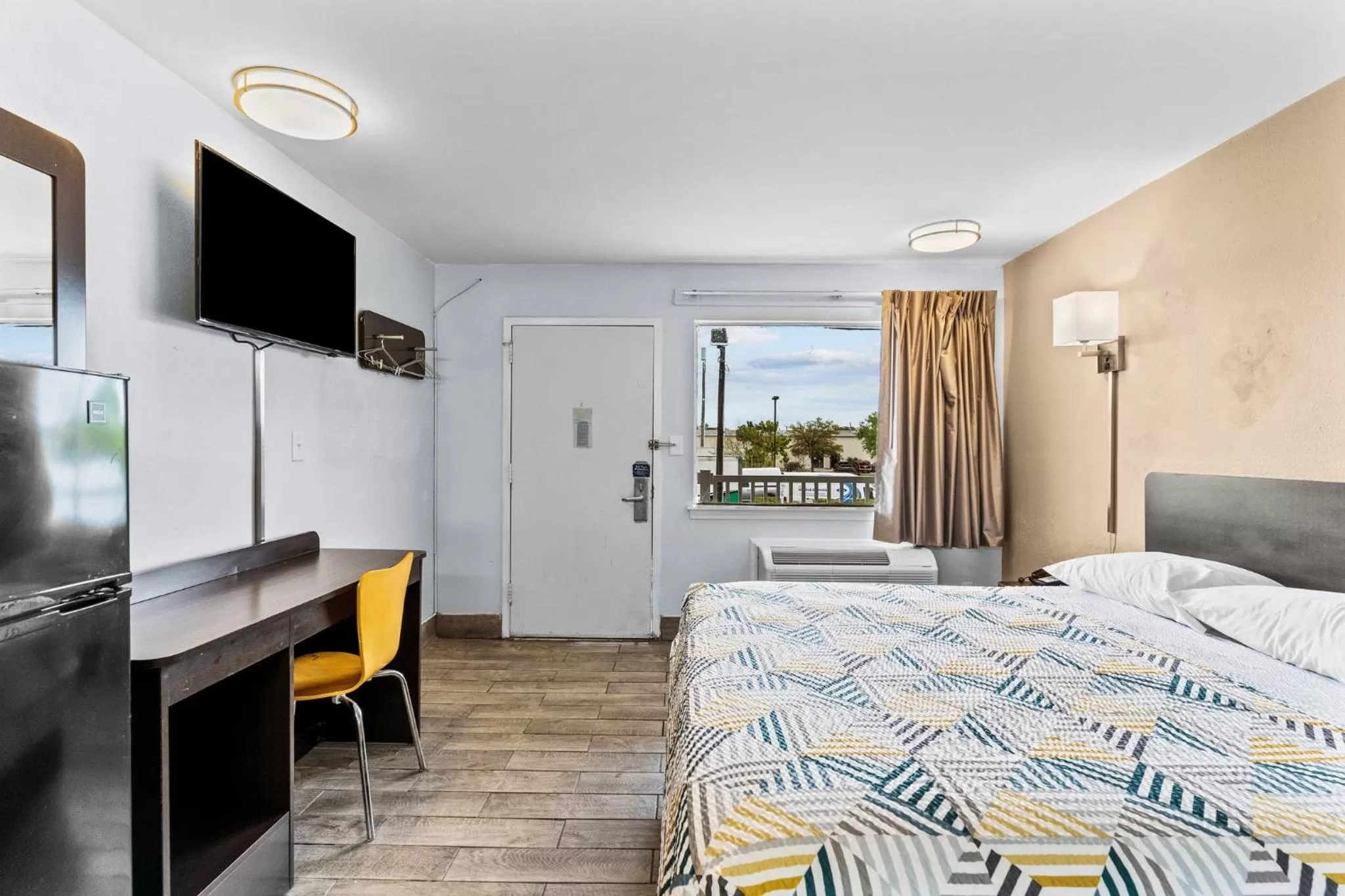 Bed in Studio 6 Wilmington, NC