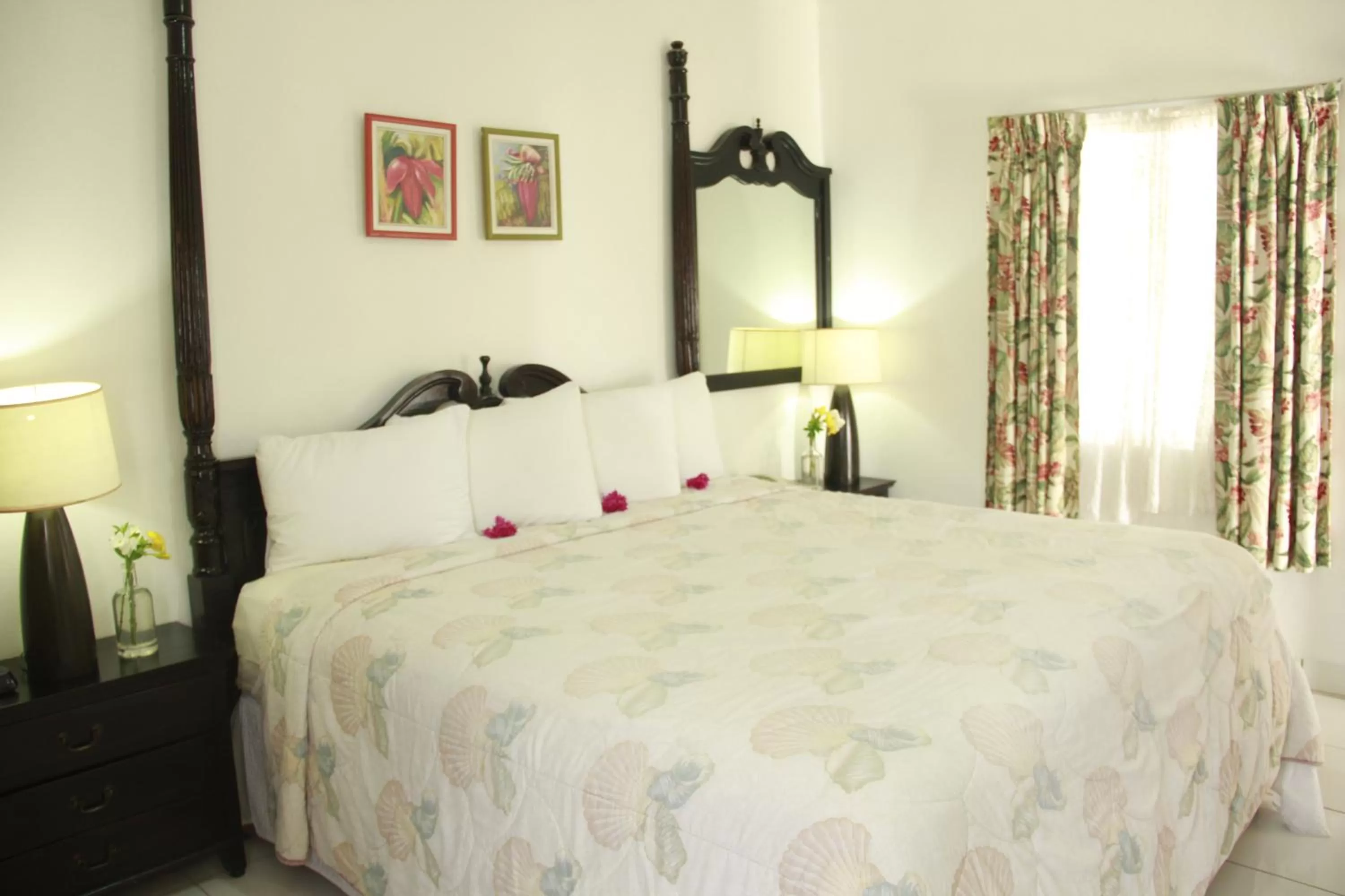 Bedroom, Bed in Gem Holiday Beach Resort