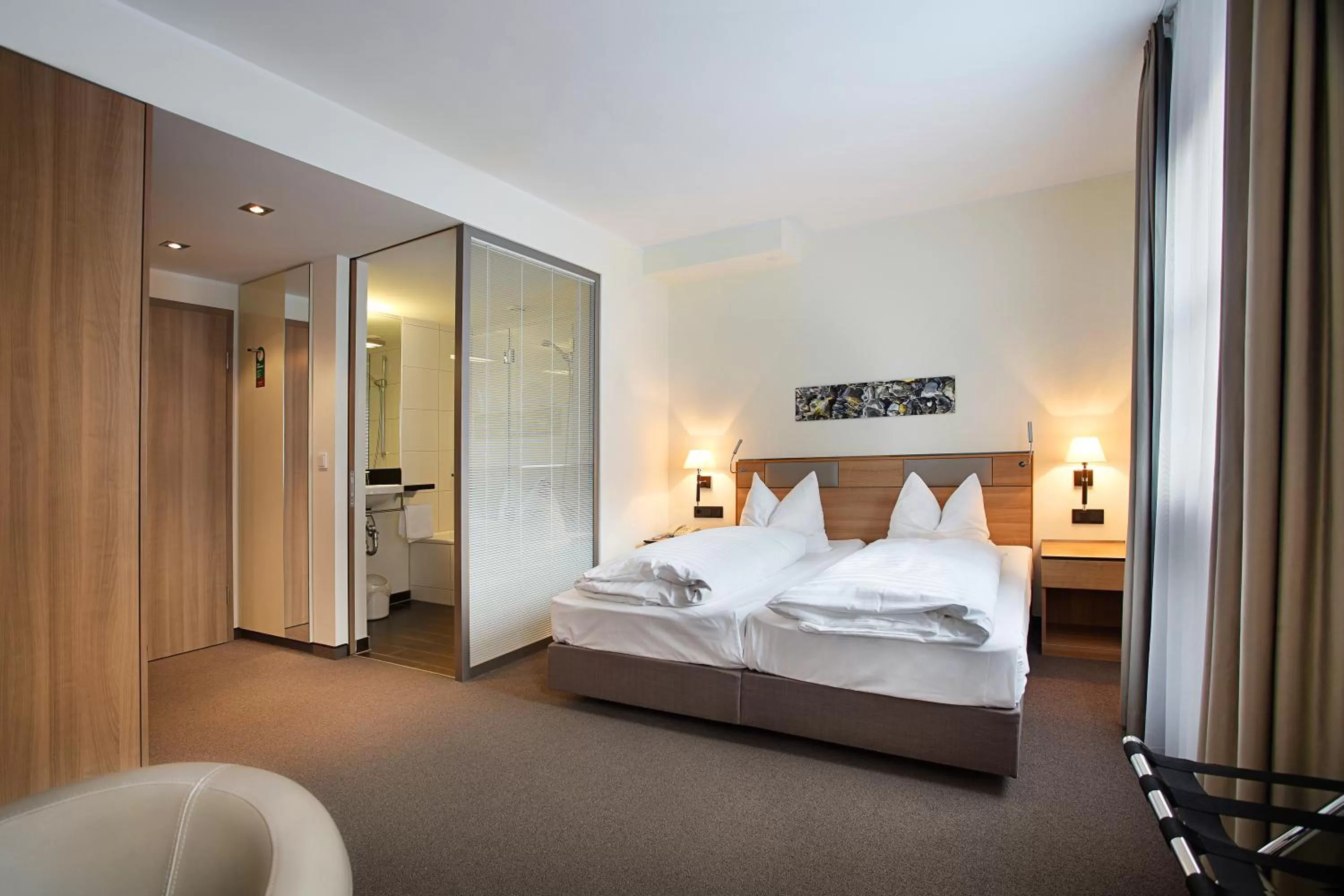 Photo of the whole room, Bed in Hotel am Jakobsmarkt