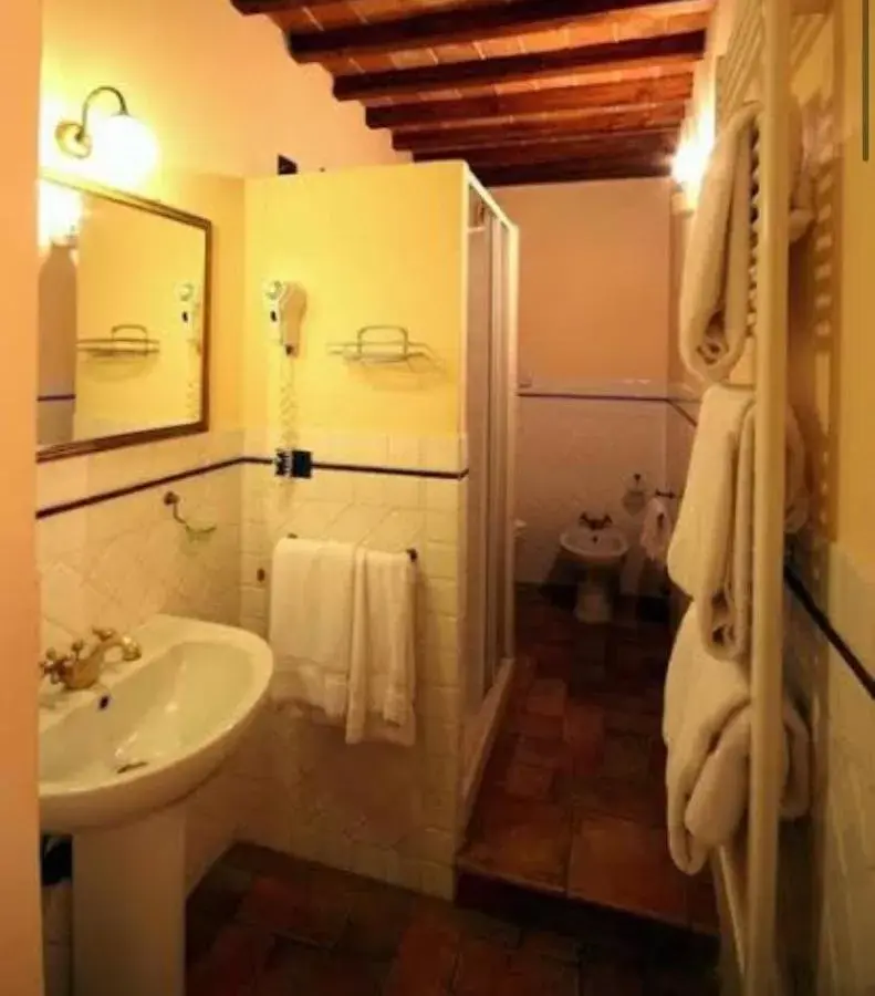 Large Double Room in B&B Baldovino di Monte Large Double Room in B&B Baldovino di Monte