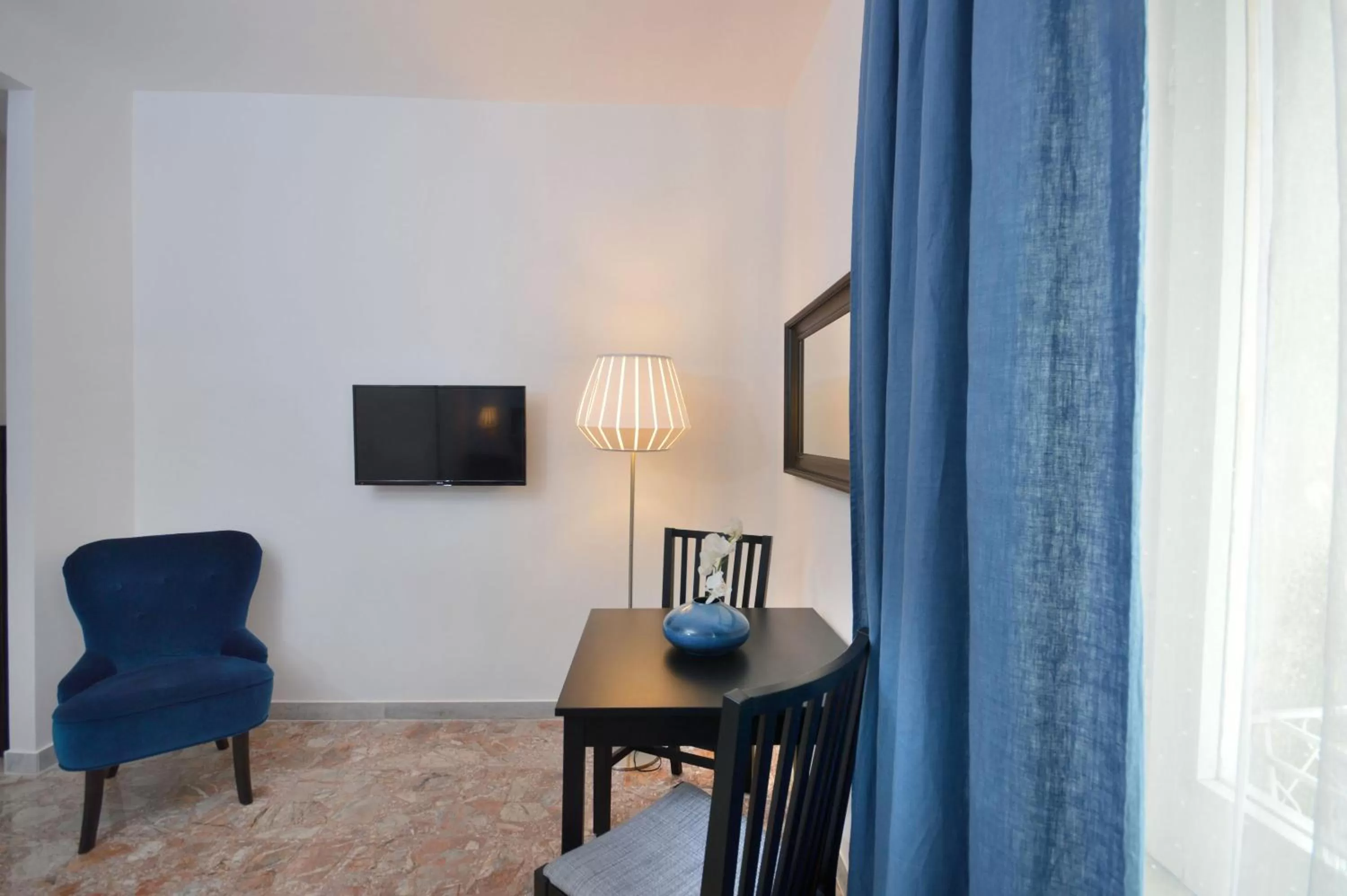 Photo of the whole room in La Locanda Dell'Arte-Museo