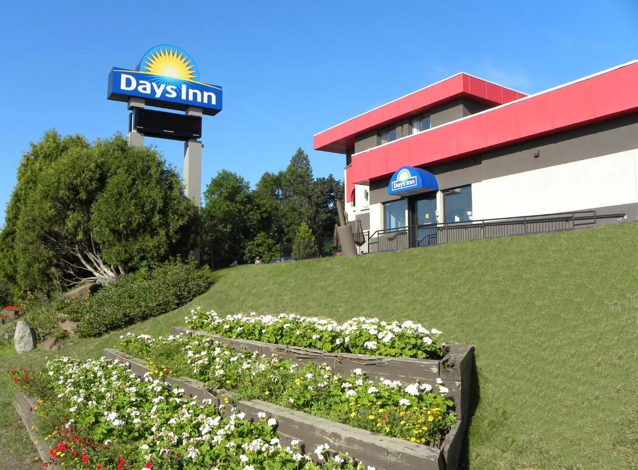 Property building in Days Inn by Wyndham Duluth Lakewalk