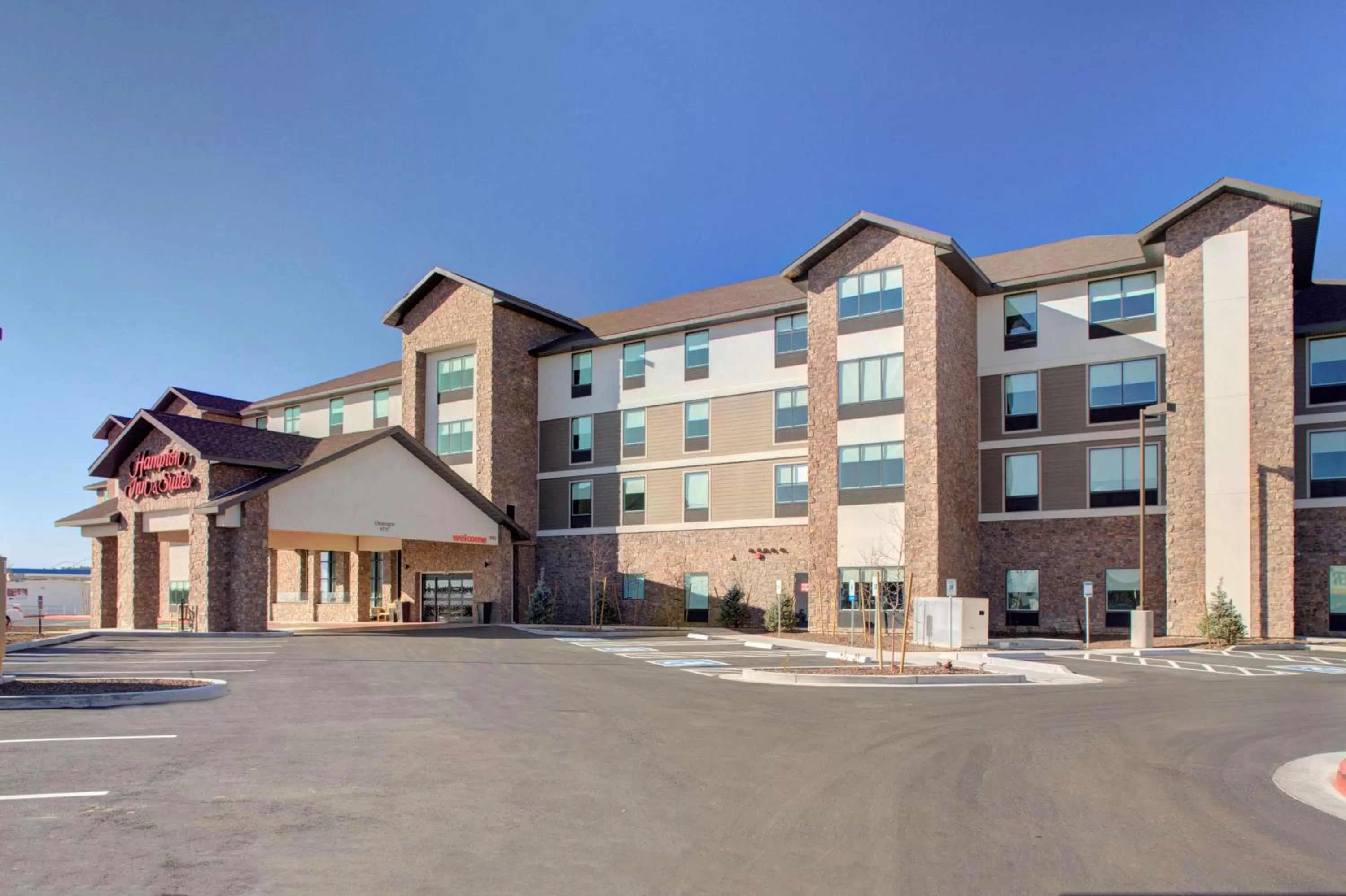 Property building in Hampton Inn Suites Flagstaff East