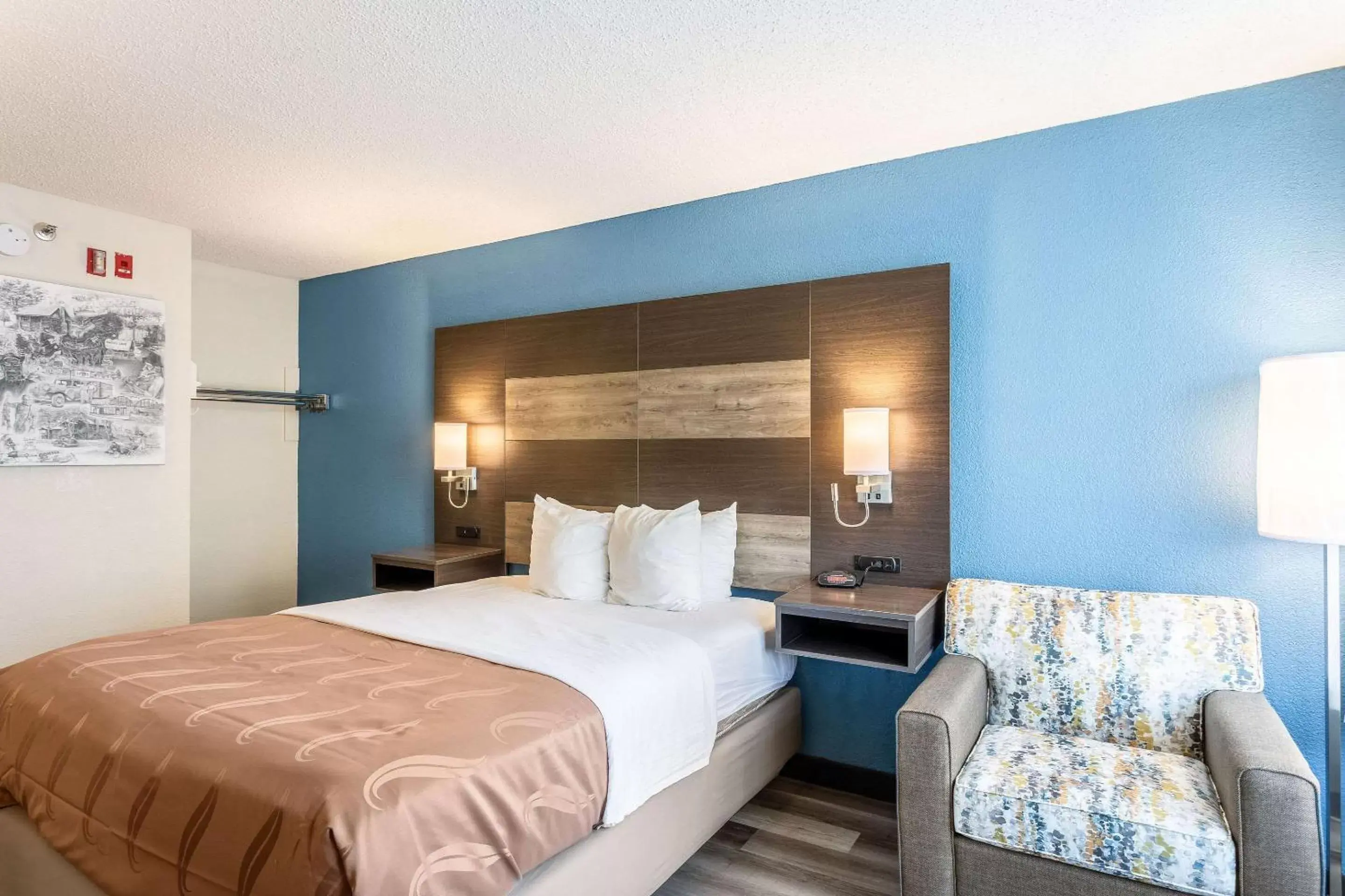 Queen Room - Accessible/Non Smoking in Quality Inn Branson On the Strip Queen Room - Accessible/Non Smoking in Quality Inn Branson On the Strip