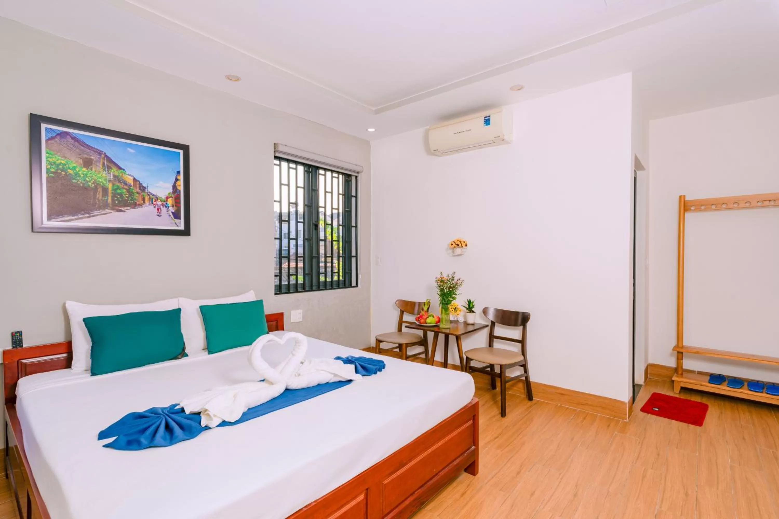 Bedroom, Bed in Vinh Khang Homestay