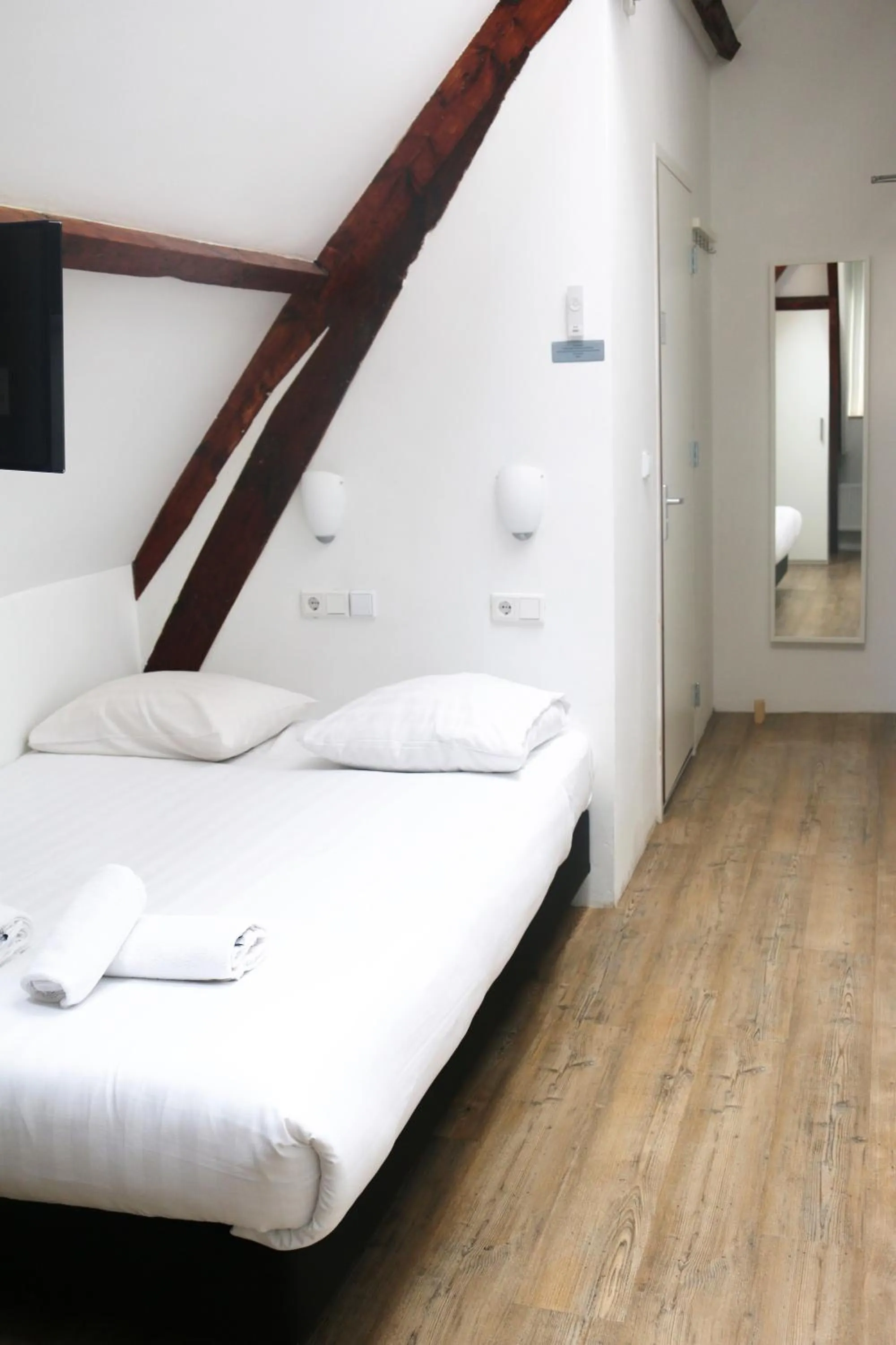 Bed in MAX Hotel Amsterdam