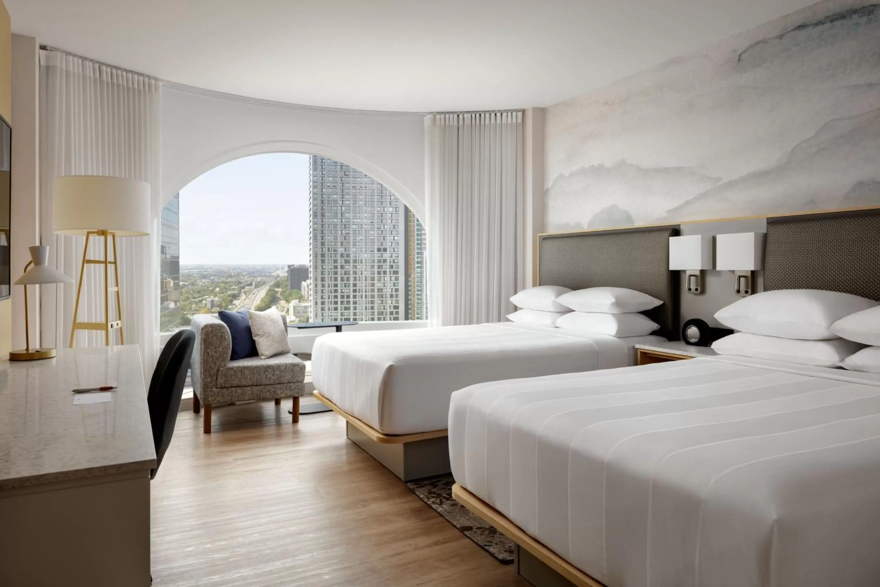 Superior King Room in Montreal Marriott Chateau Champlain