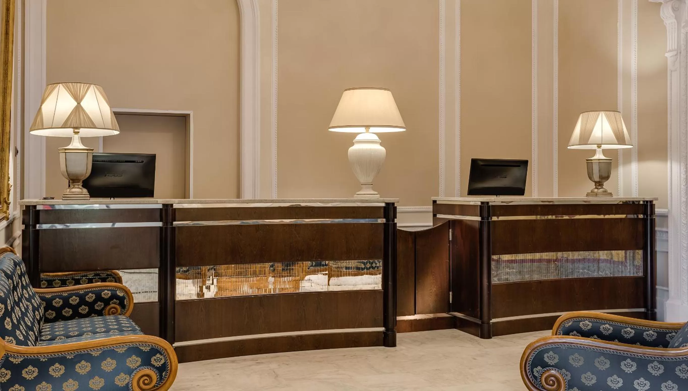 Lobby or reception in Hotel La Fortezza