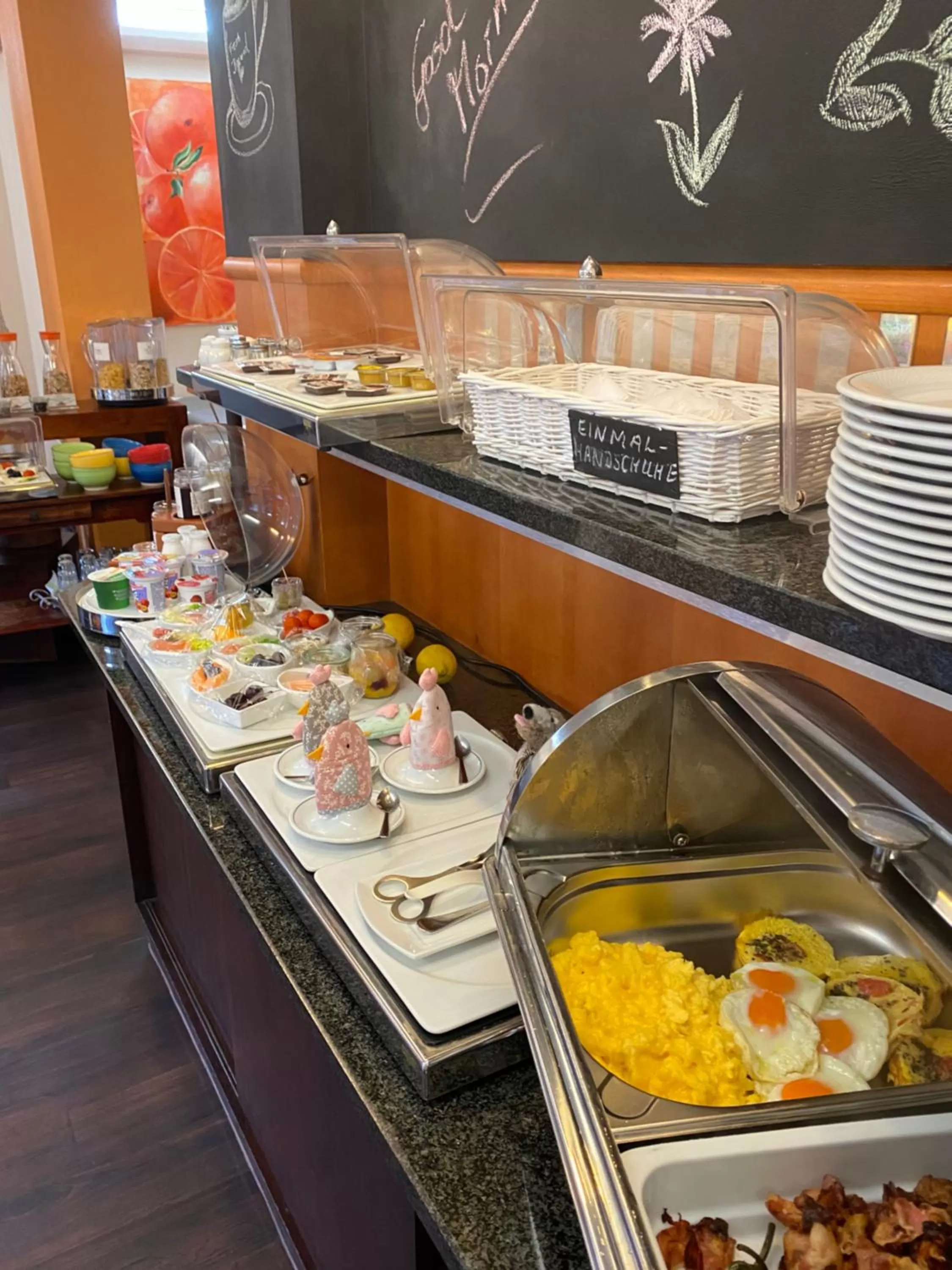 Buffet breakfast in Hotel Cascade Superior