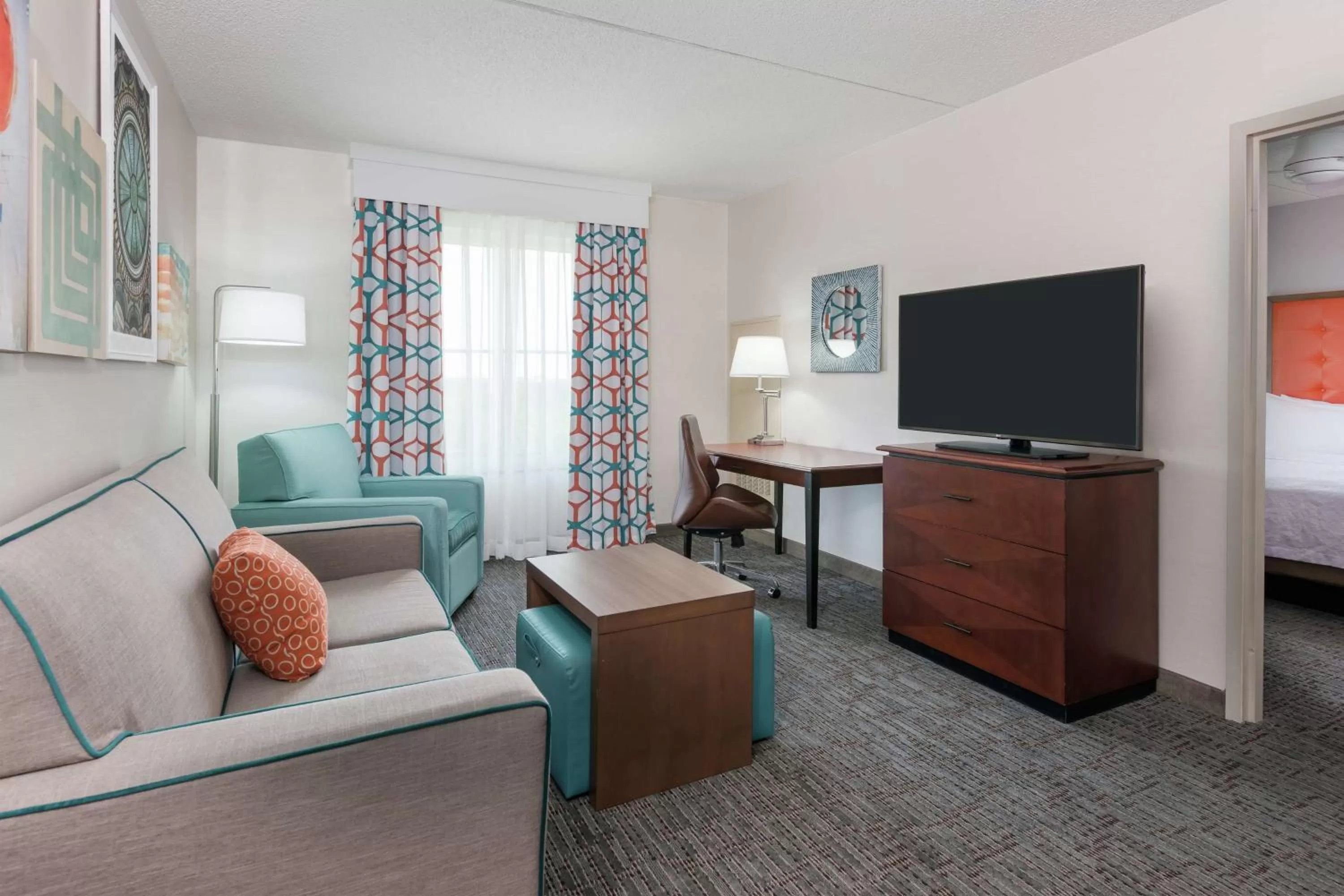Living room, Bed in Homewood Suites by Hilton Cleveland-Beachwood
