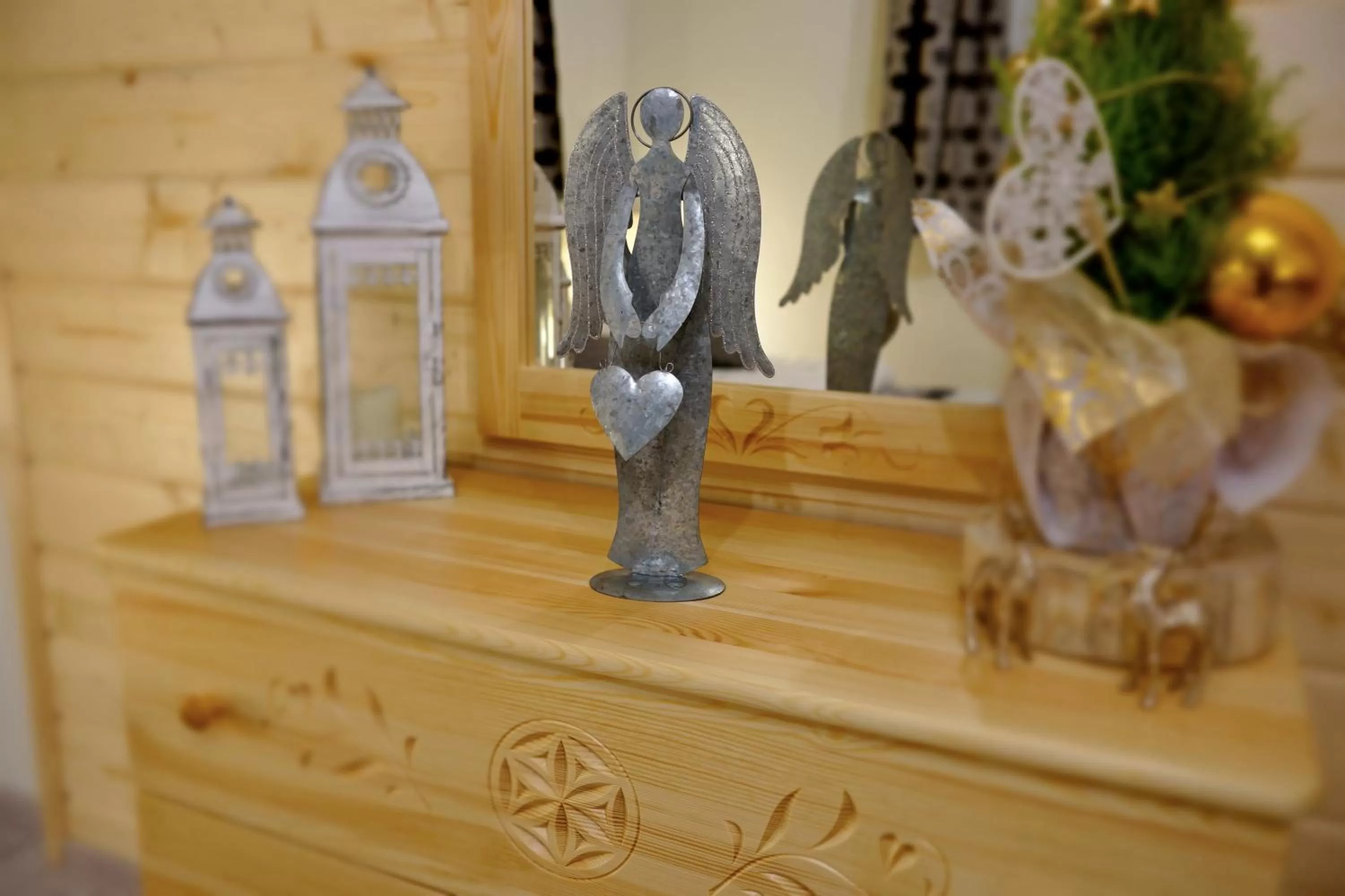 Decorative detail in Willa 14