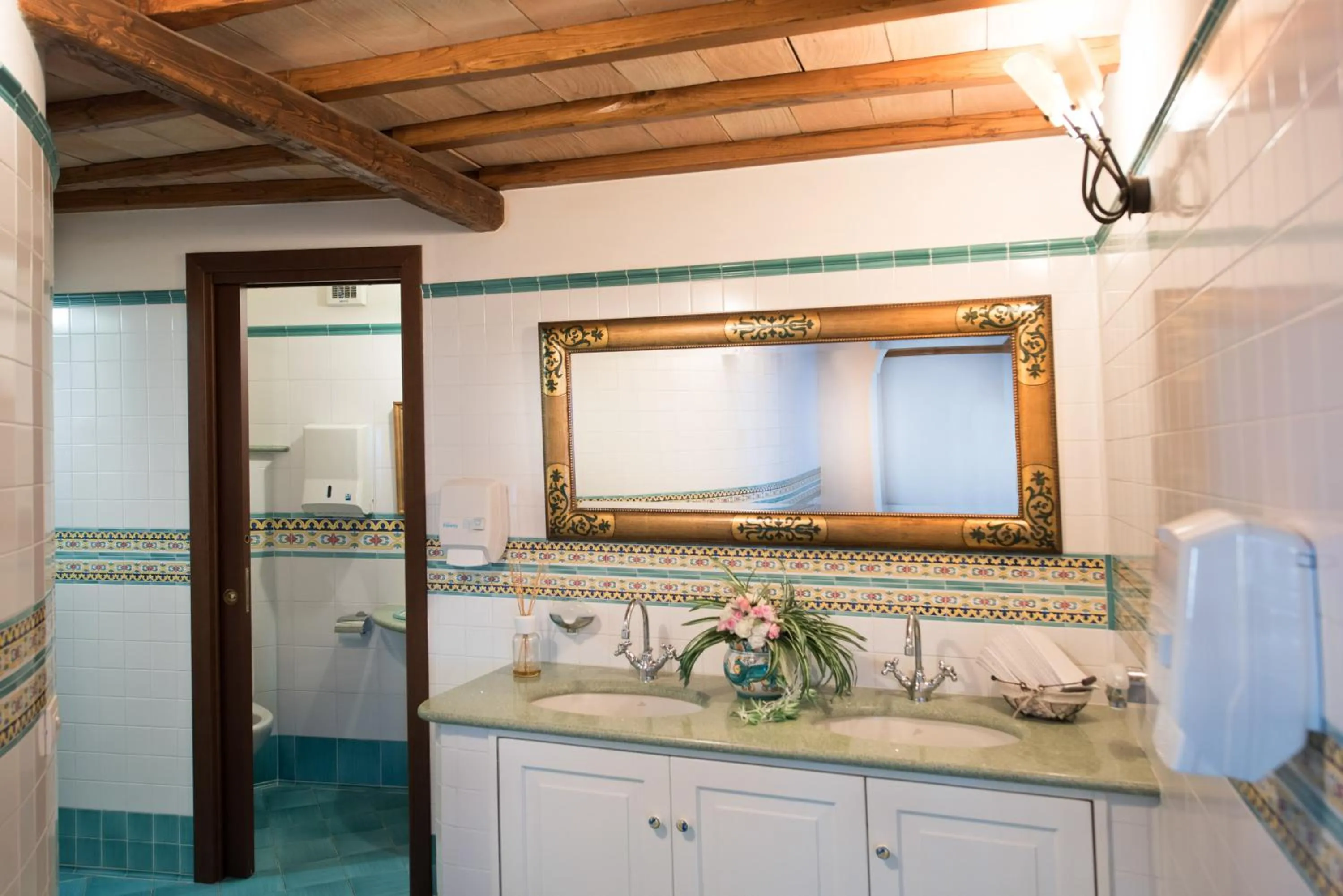 Toilet in Hotel Pellegrino