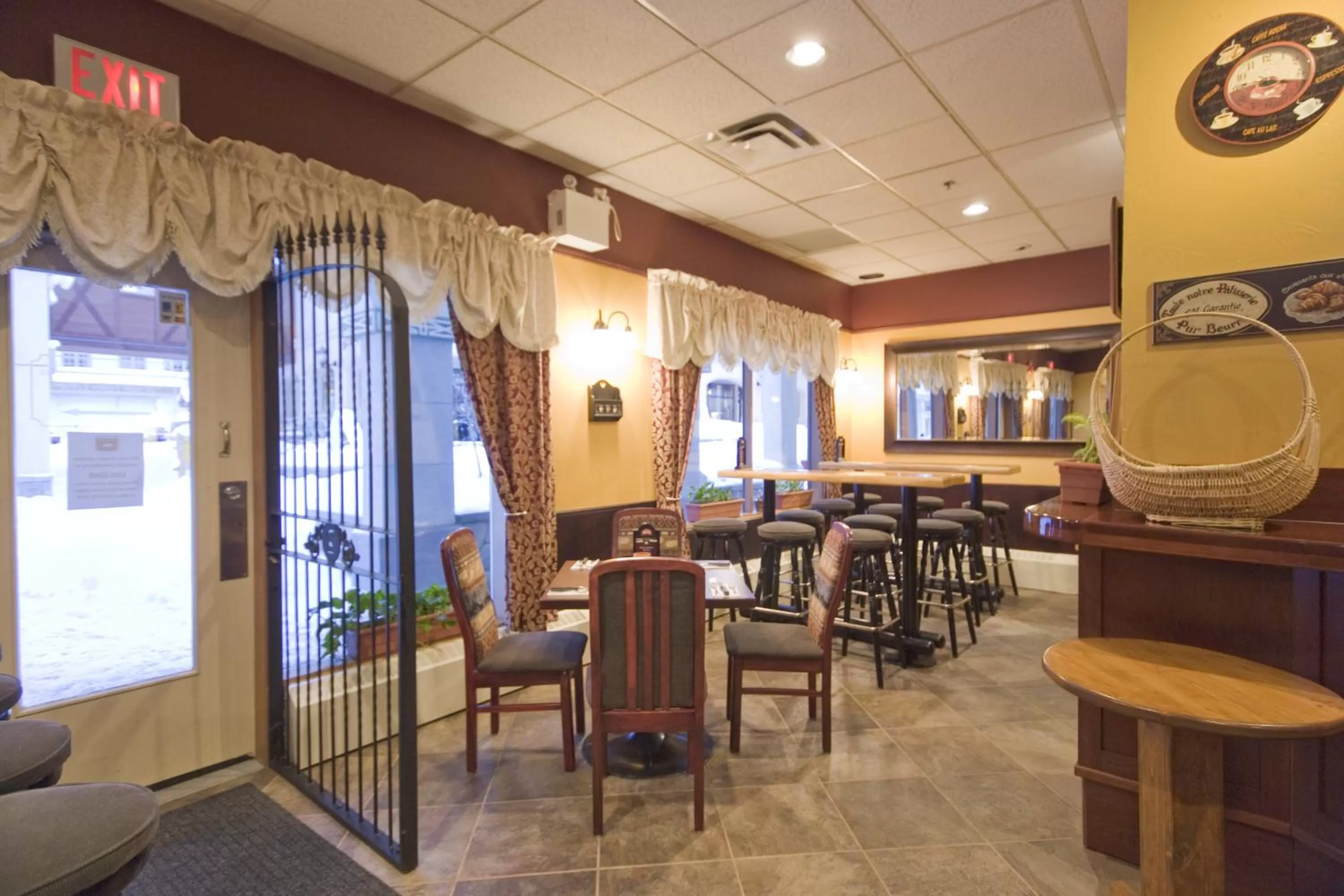 Restaurant/places to eat in Sun Peaks Lodge