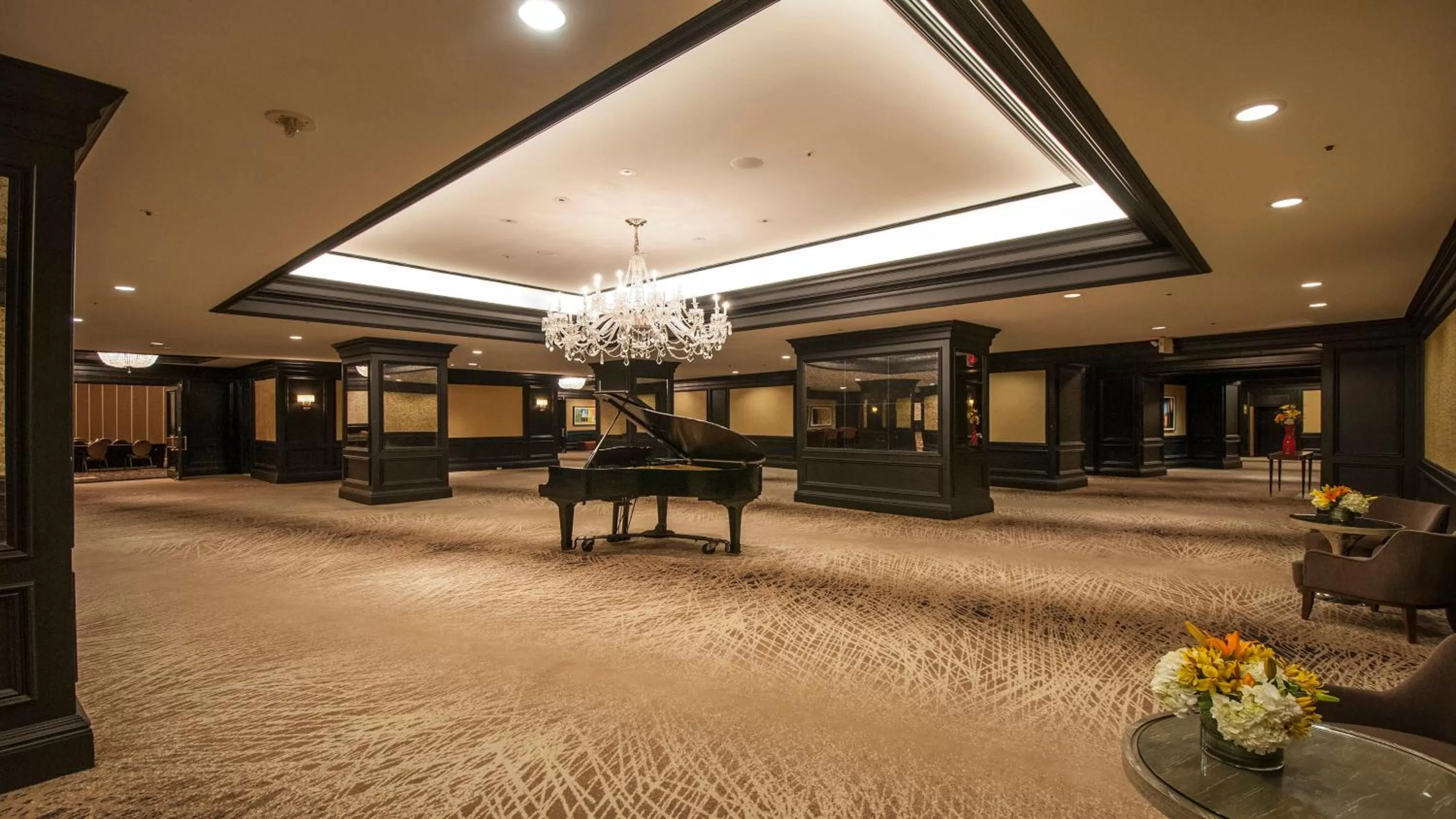 Meeting/conference room in InterContinental Kansas City at the Plaza by IHG