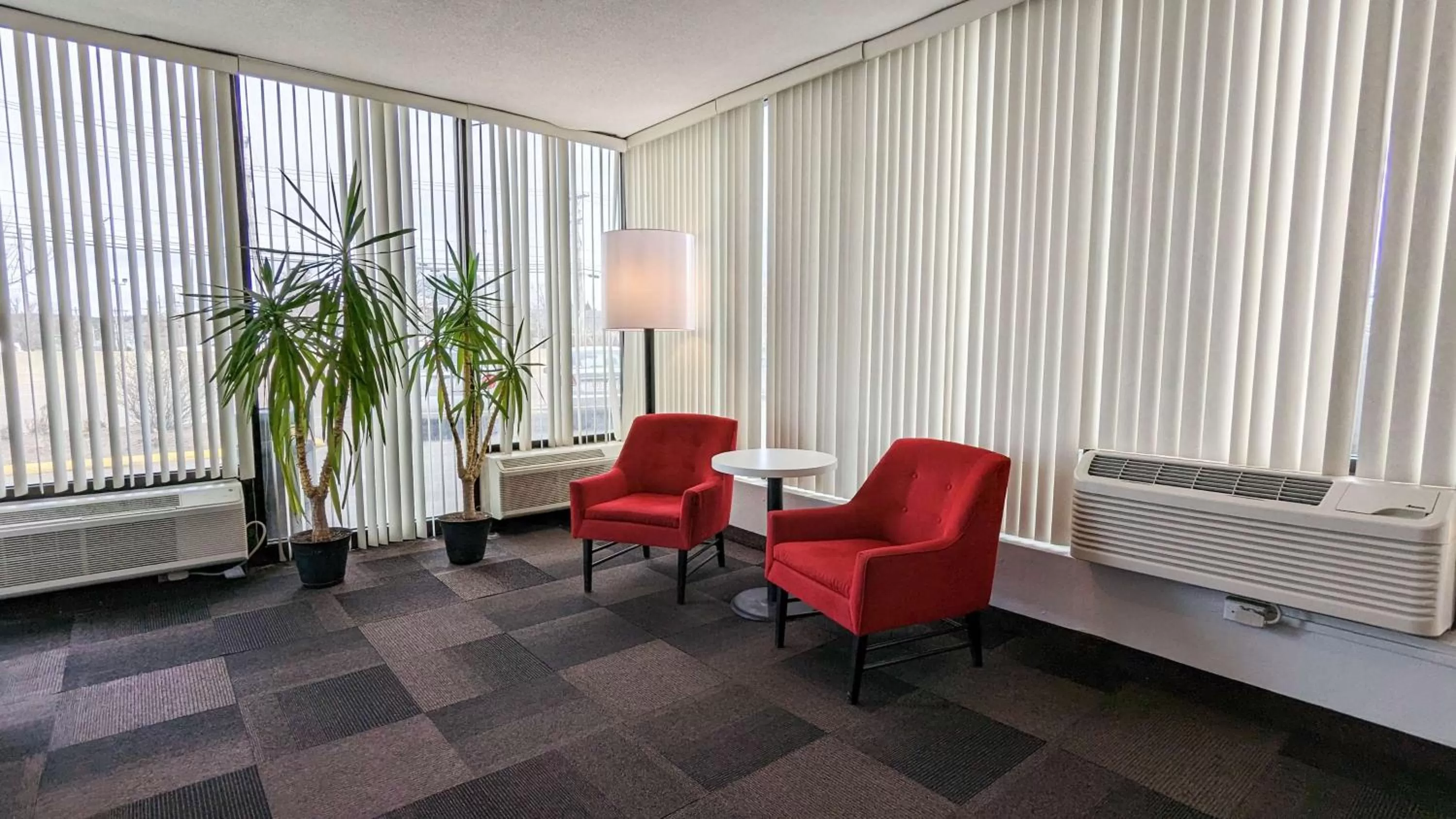 Lobby or reception in Motel 6-Framingham, MA - Boston West