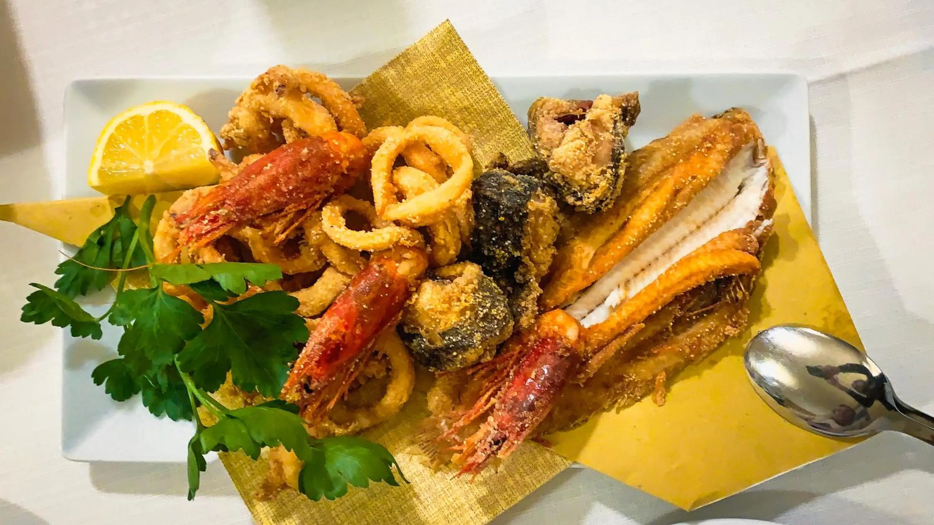 Restaurant/places to eat in Hotel Donatella