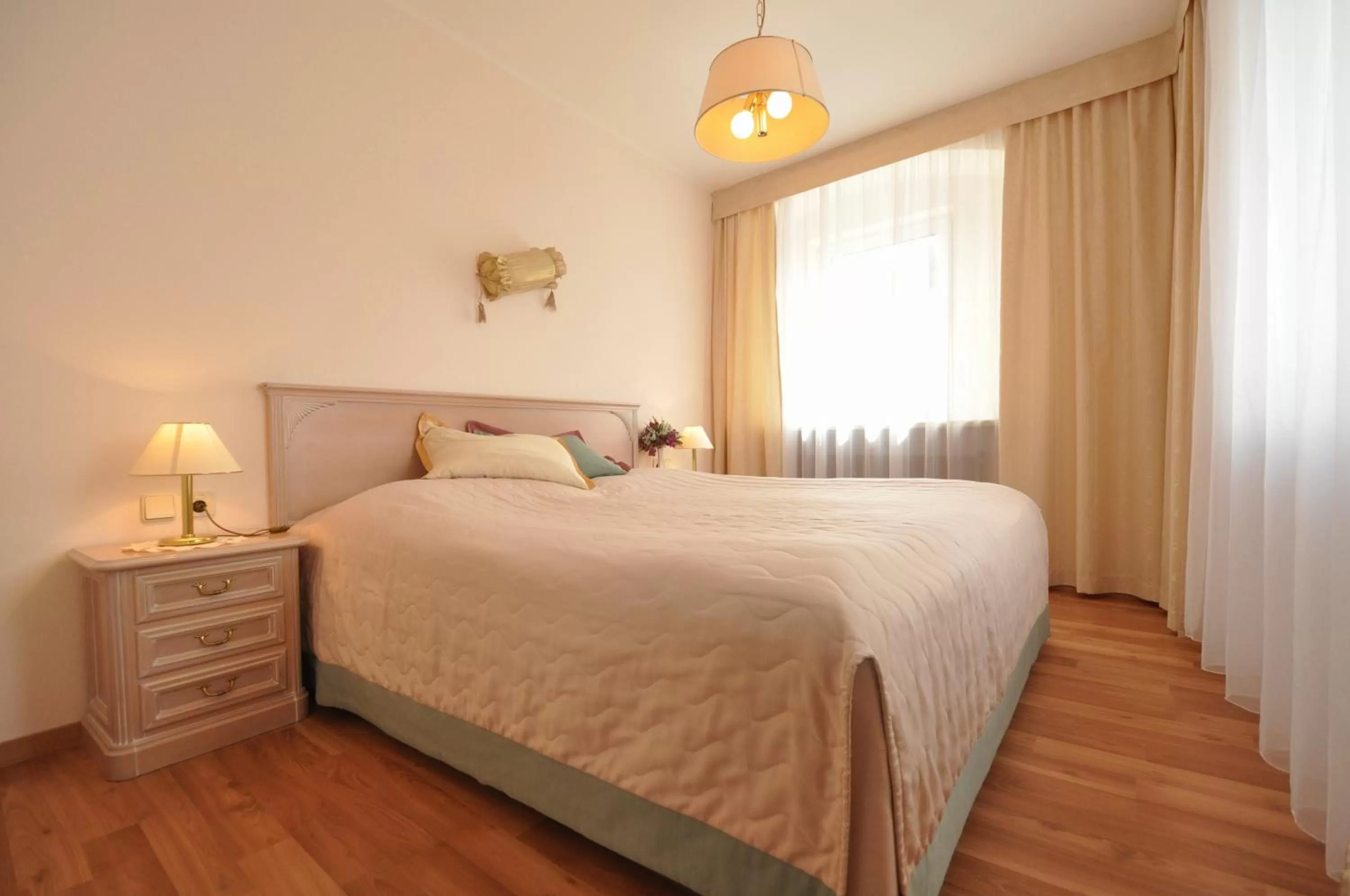 Photo of the whole room, Bed in Hotel-Restaurant Minichmayr