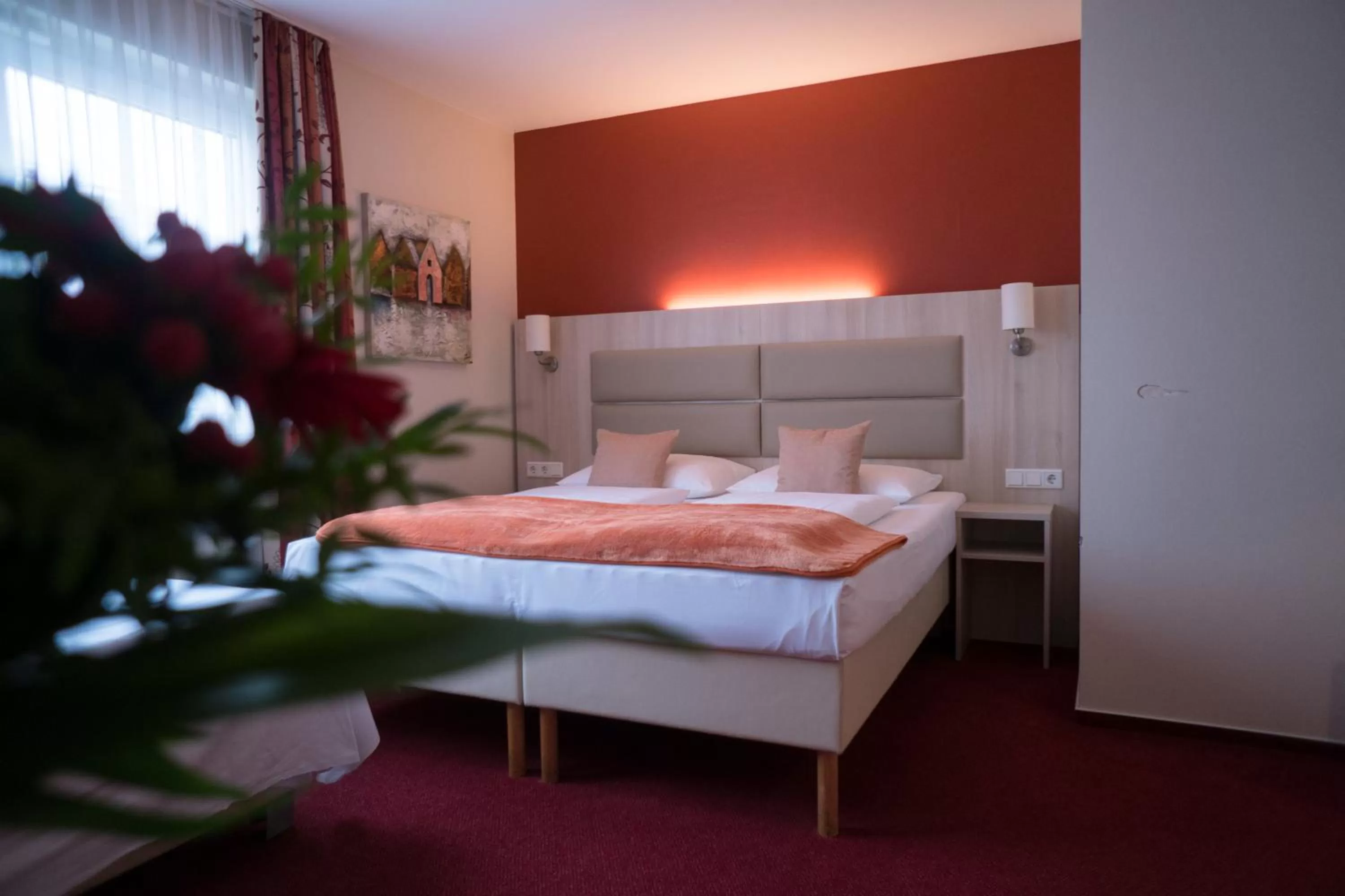 Photo of the whole room, Bed in Hotel Rödelheimer Hof - Am Wasserturm