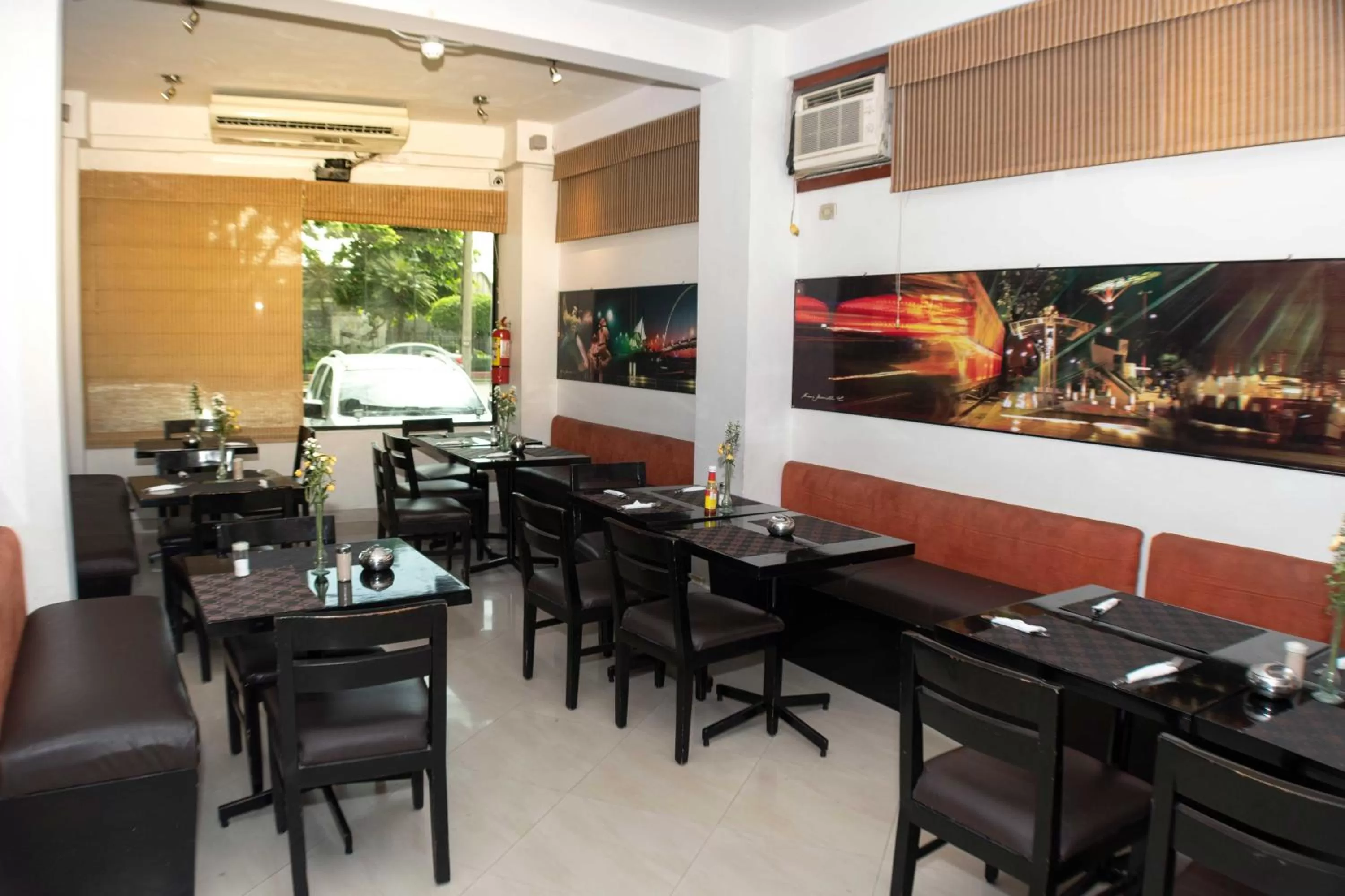 Restaurant/Places to Eat in Hotel Castell