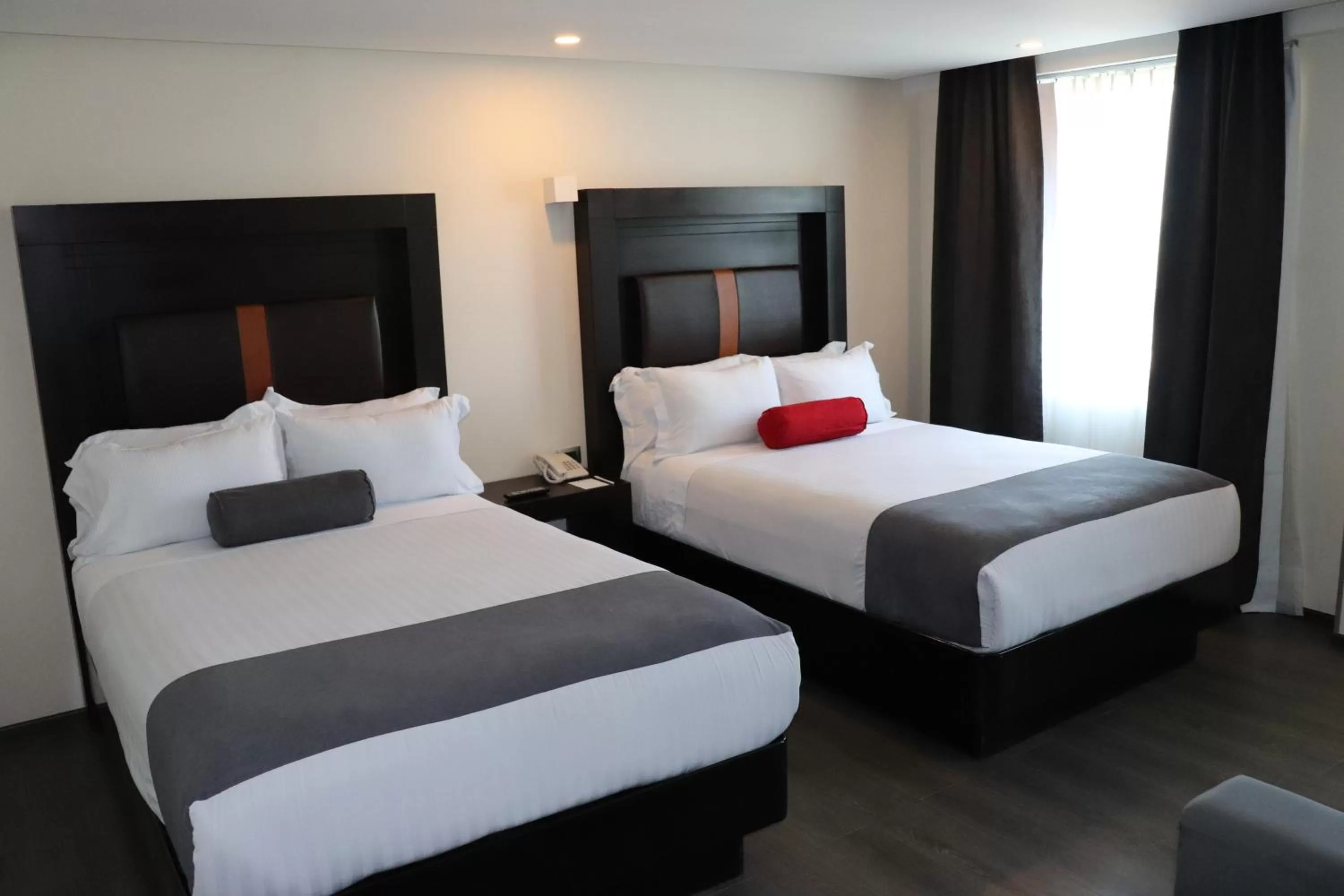 Bed in Best Western Plus Metepec & Suites