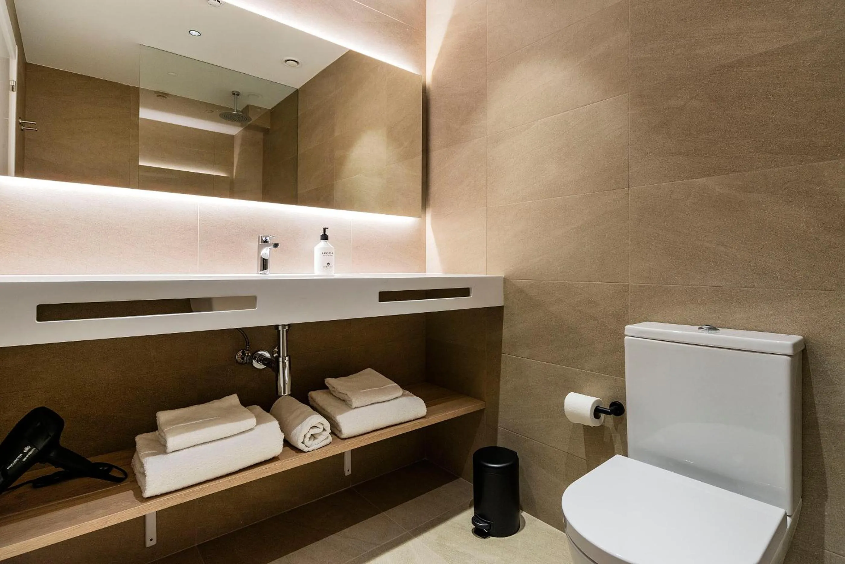 Hotel Distrito Oeste