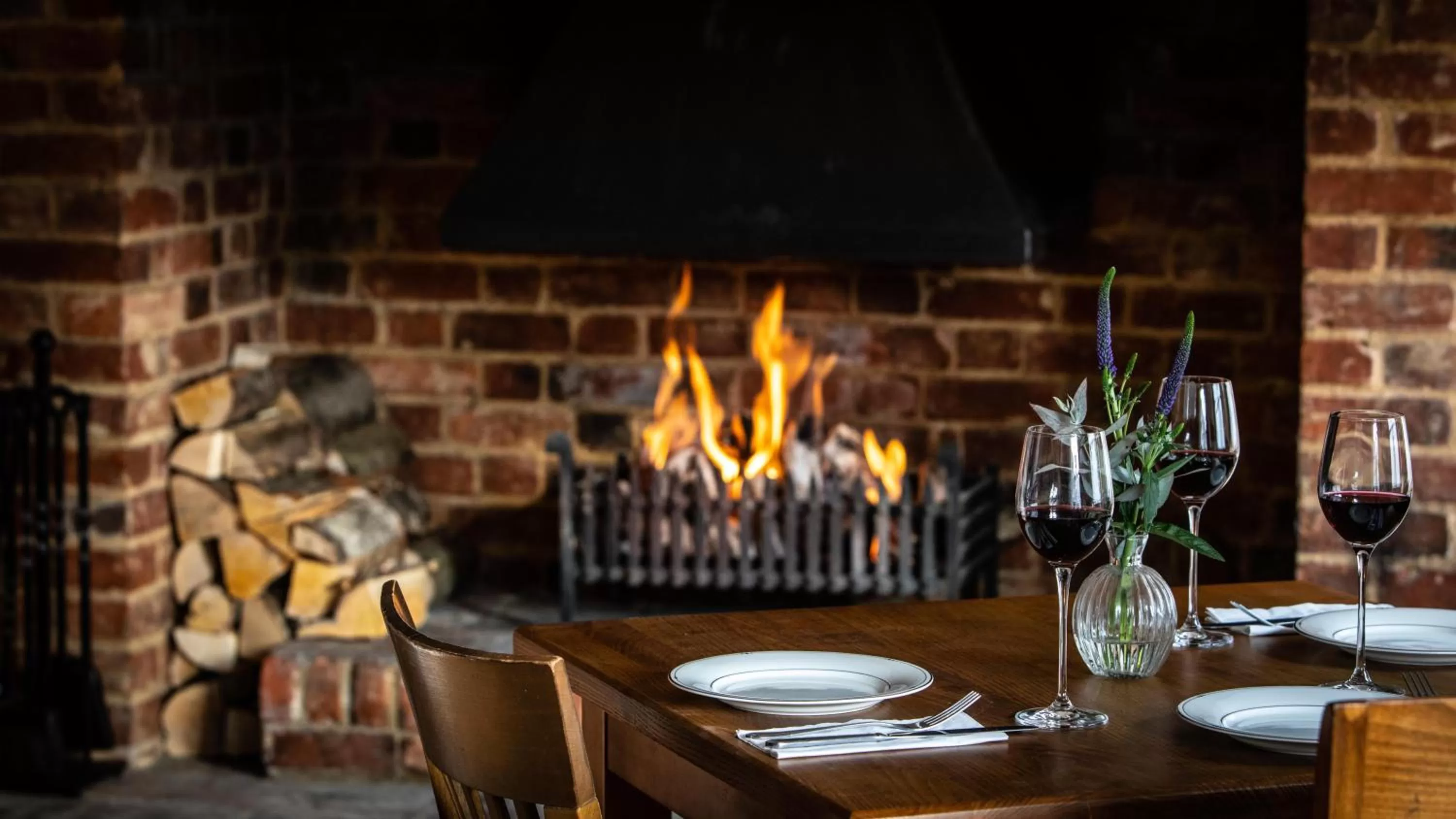 Restaurant/Places to Eat in The White Horse