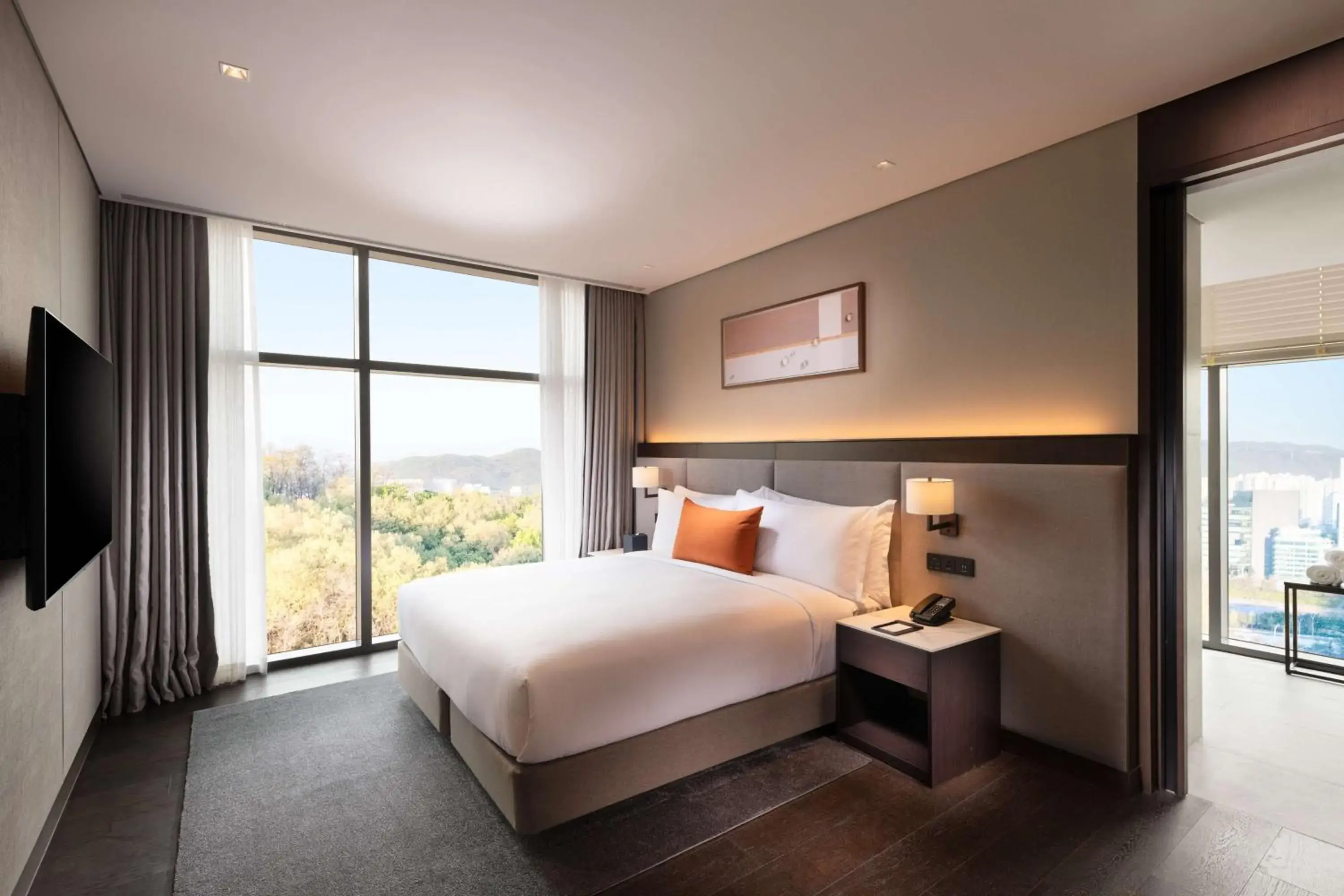 Deluxe Two Bedroom Suite with King Bed in DoubleTree By Hilton Seoul Pangyo Residences Deluxe Two Bedroom Suite with King Bed in DoubleTree By Hilton Seoul Pangyo Residences