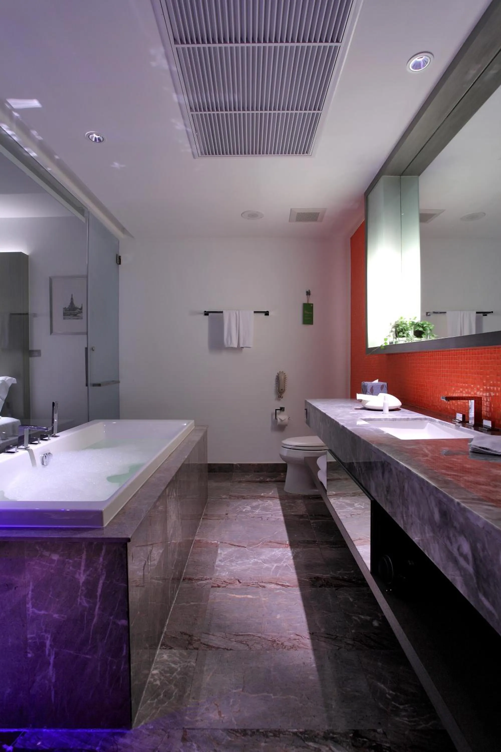 Bathroom, Bed in LiT BANGKOK Hotel