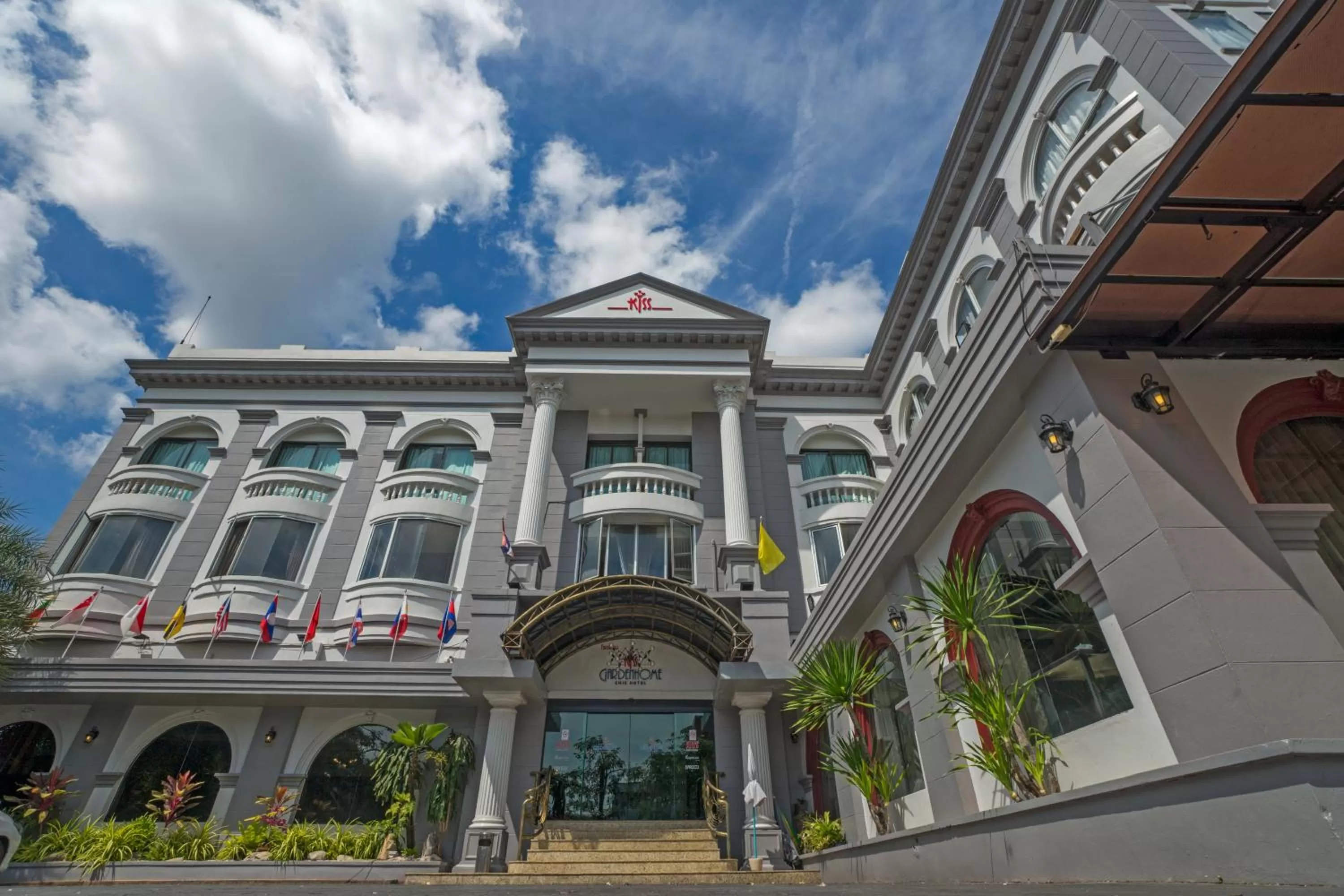 Kiss Gardenhome Chic Hotel