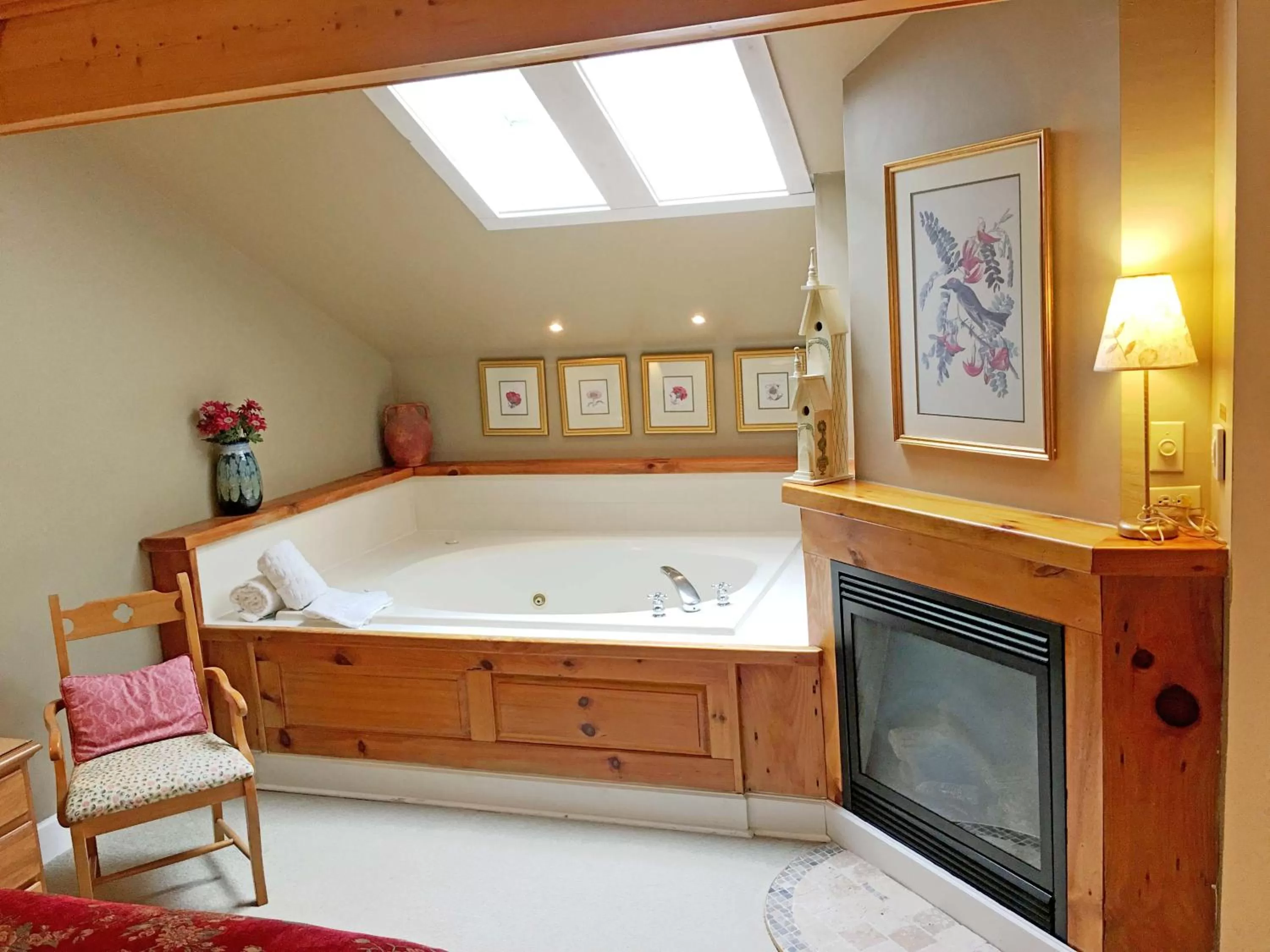 Bathroom in Highland Lake Inn & Resort - Flat Rock