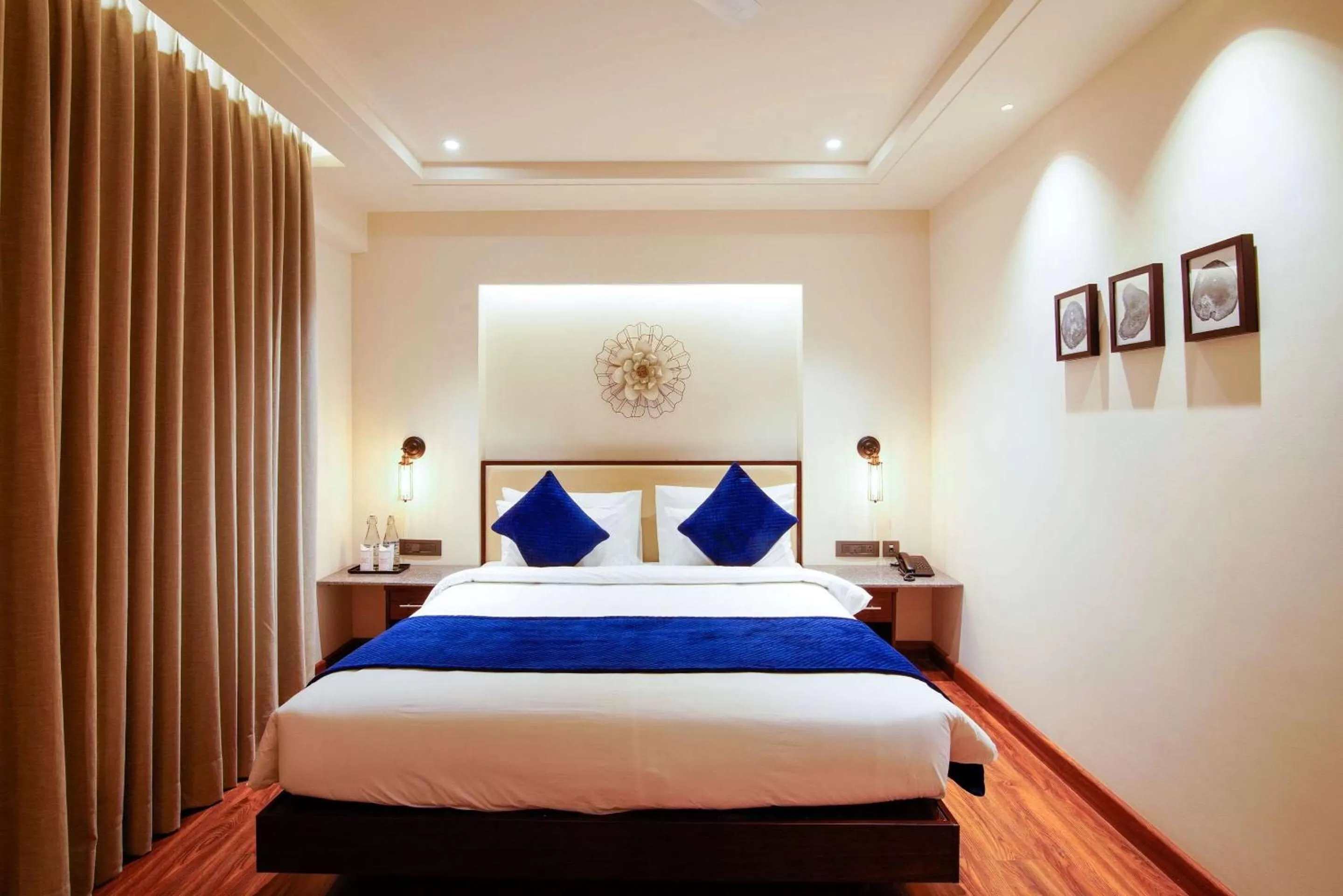 On site, Bed in Comfort Inn Dehradun