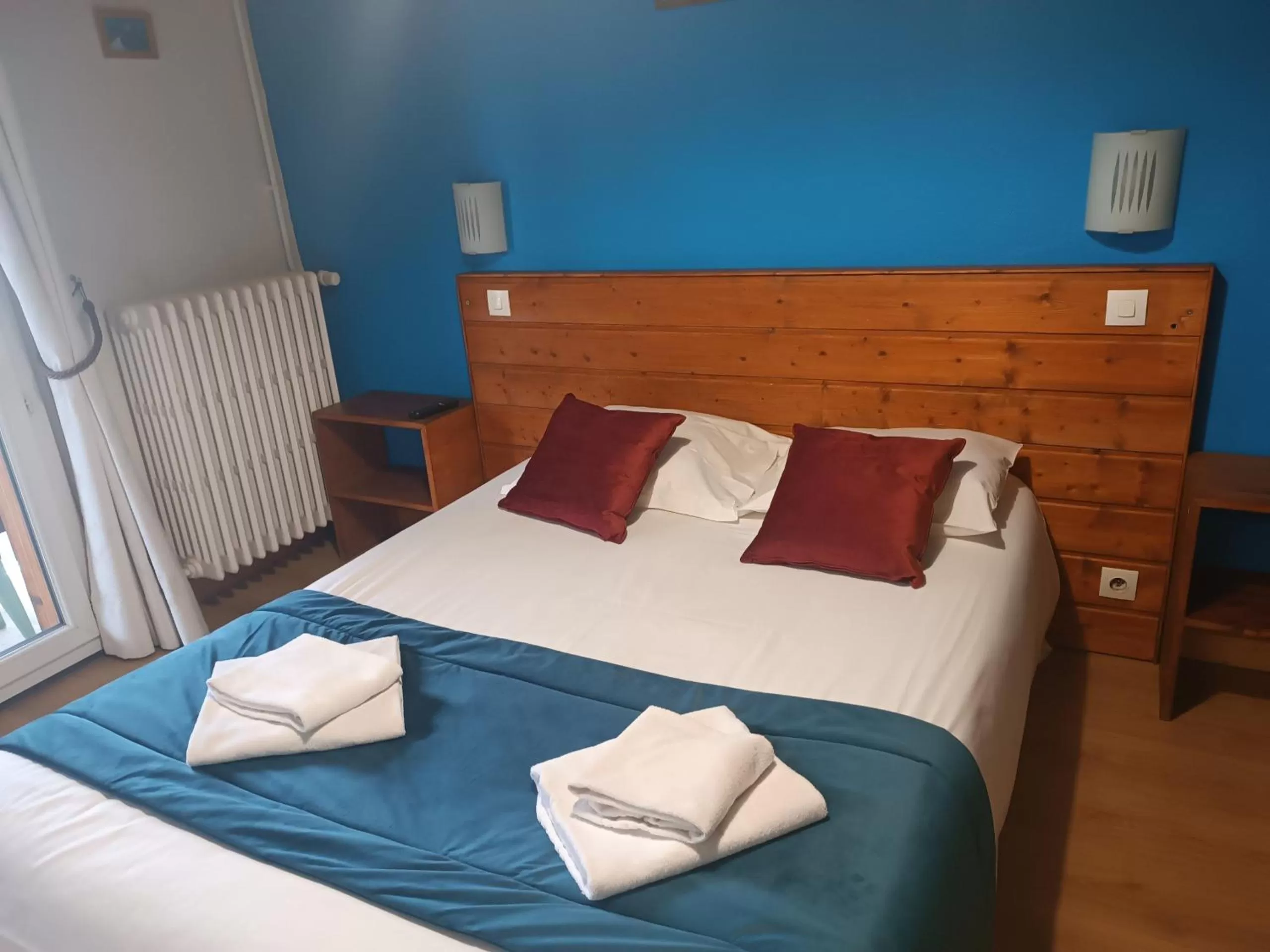 Bedroom, Bed in Hôtel de l'Impossible