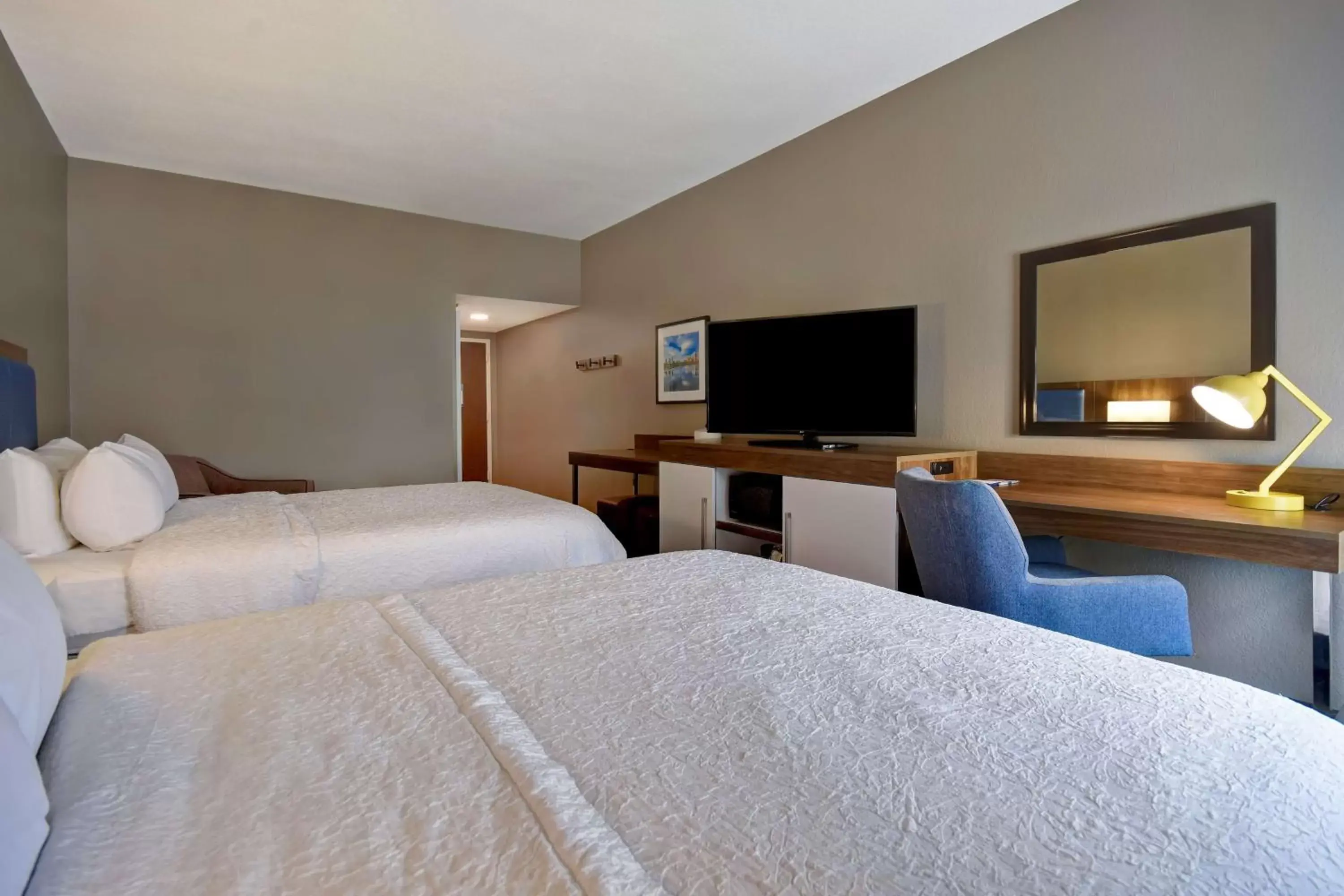 Two Queen Beds - Disability Access/Hearing Accessible - Non-Smoking in Hampton Inn Birmingham-Colonnade 280 Two Queen Beds - Disability Access/Hearing Accessible - Non-Smoking in Hampton Inn Birmingham-Colonnade 280