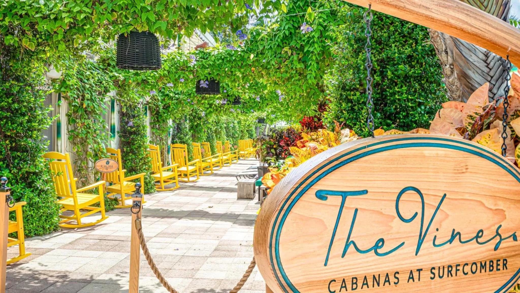 Lobby or reception in Kimpton Surfcomber Hotel by IHG