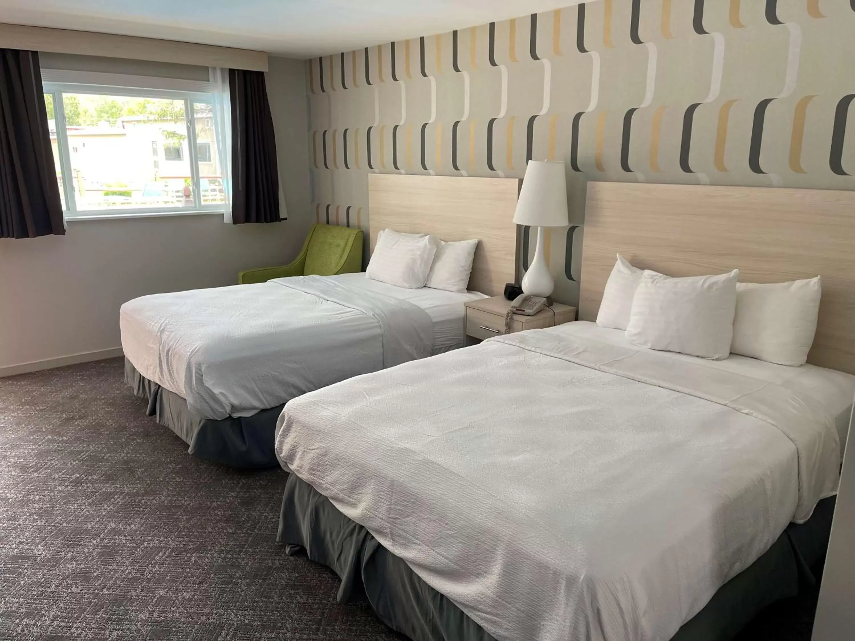 Queen Room with Two Queen Beds - Outdoor Pool Area (Not Pet-Friendly) in Woodwards White Mountain Resort, BW Signature Collection Queen Room with Two Queen Beds - Outdoor Pool Area (Not Pet-Friendly) in Woodwards White Mountain Resort, BW Signature Collection