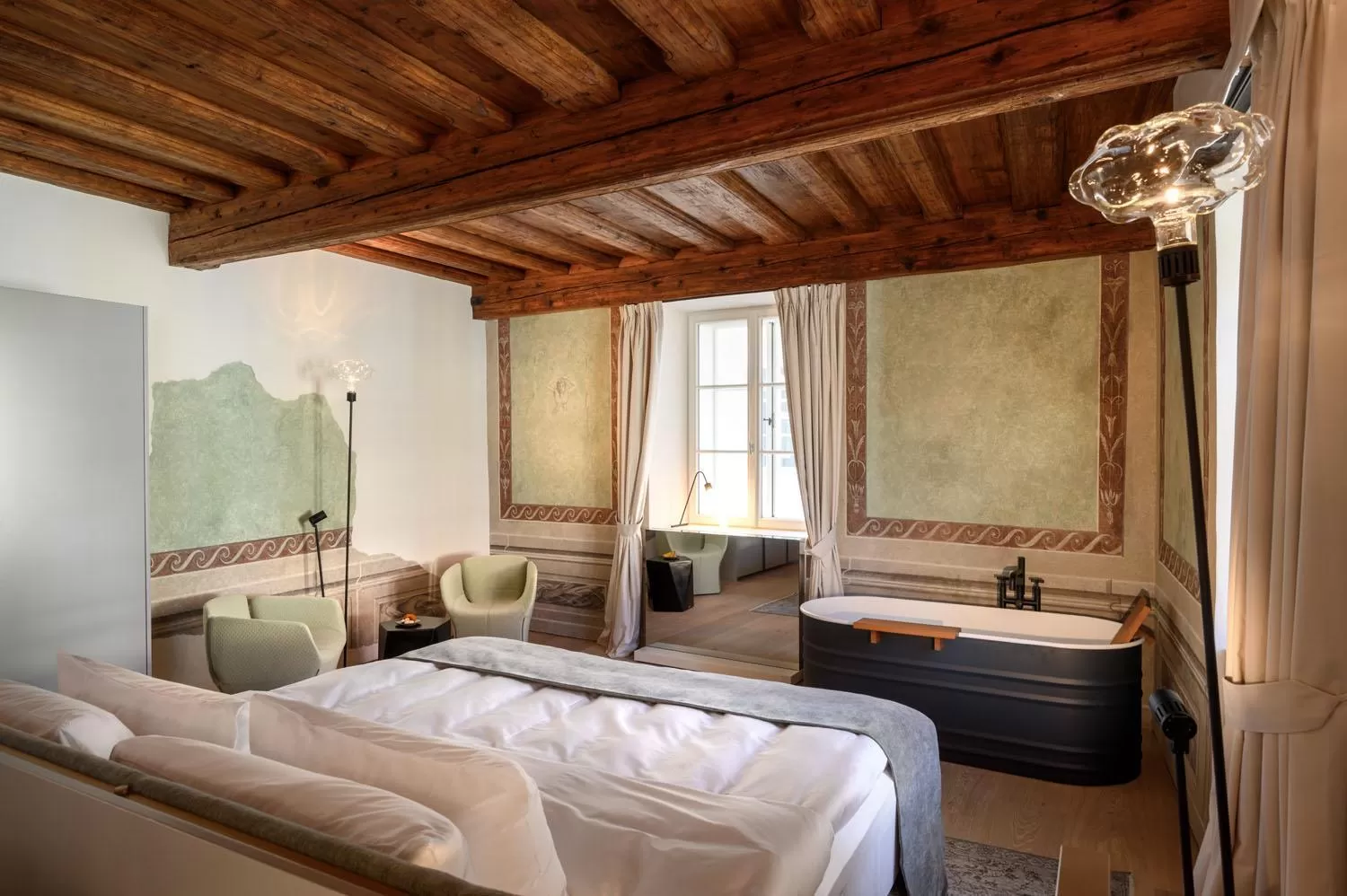 Bed in Zlata Ladjica Boutique Hotel