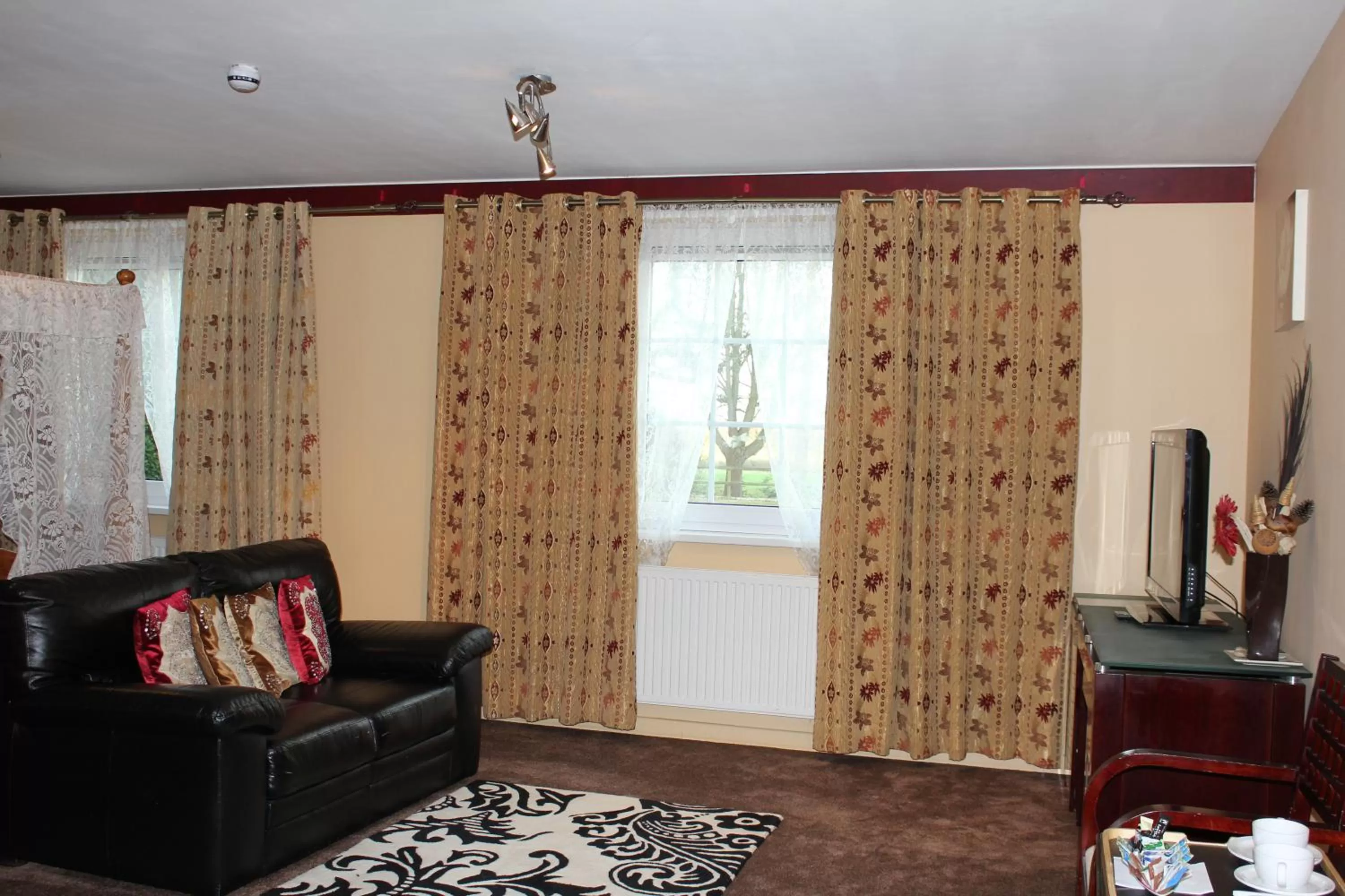 Photo of the whole room in Desalis Hotel London Stansted