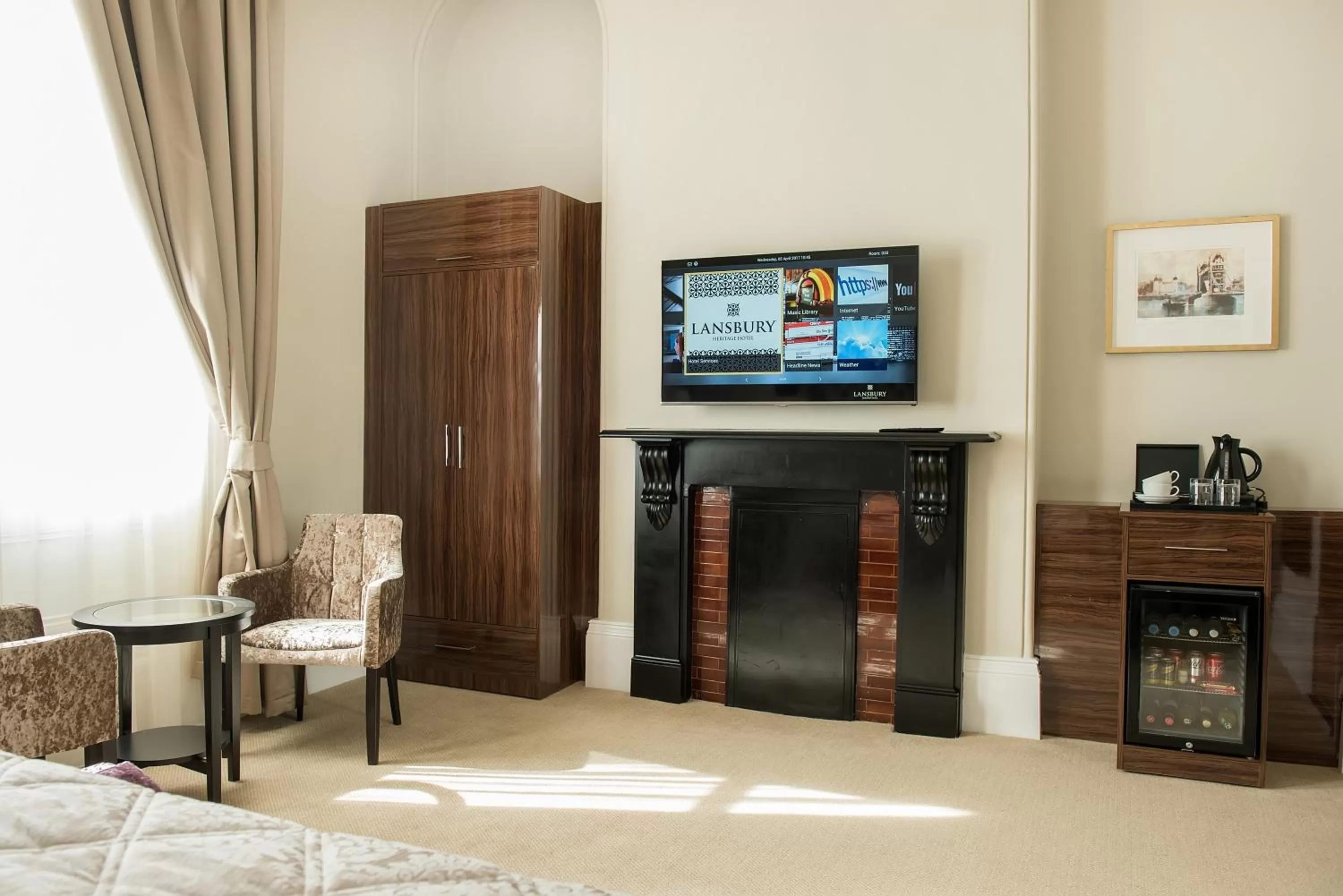 TV and multimedia in The Lansbury Heritage Hotel By Sunday - Canary Wharf London