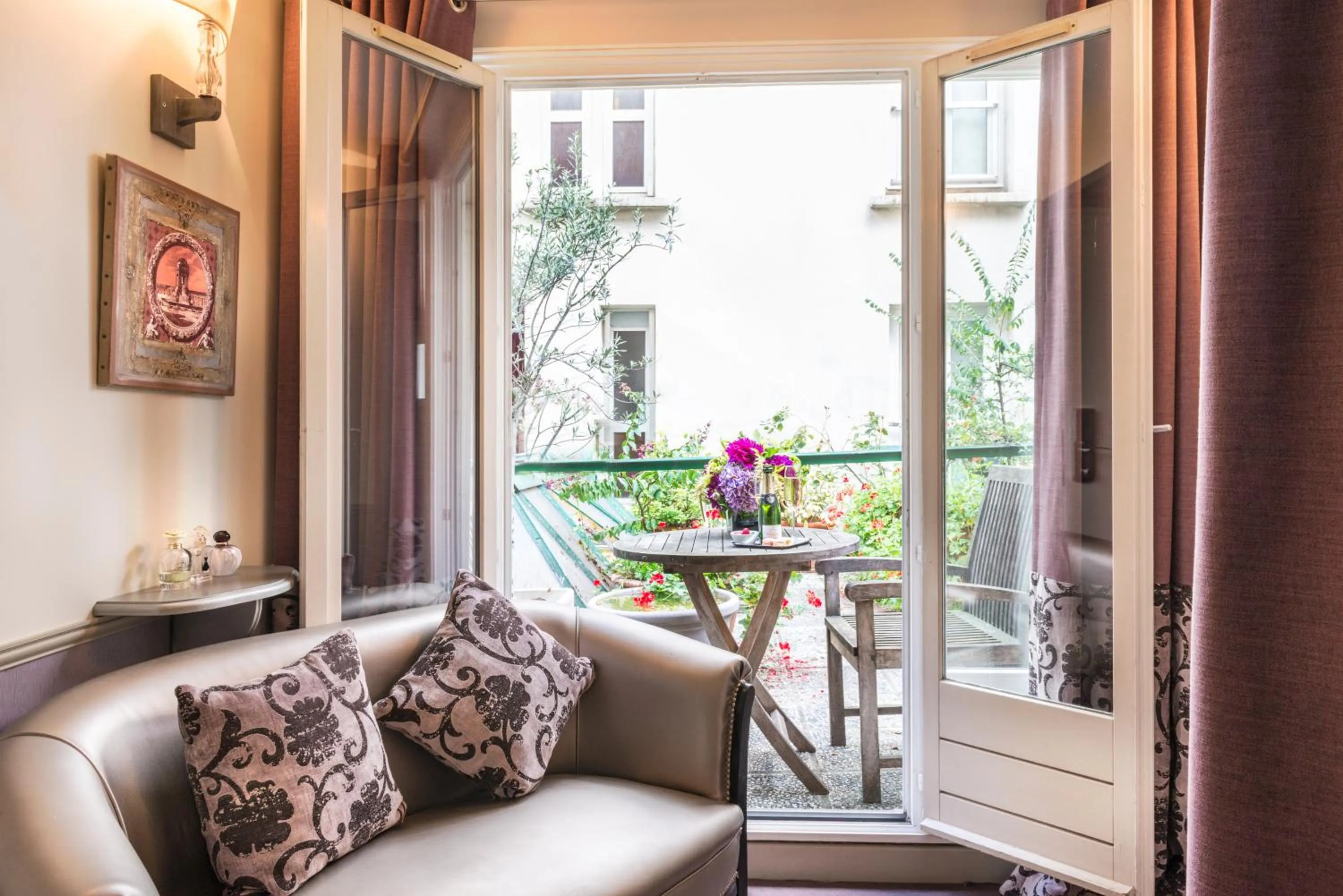 Balcony/Terrace in Hotel Monceau Wagram