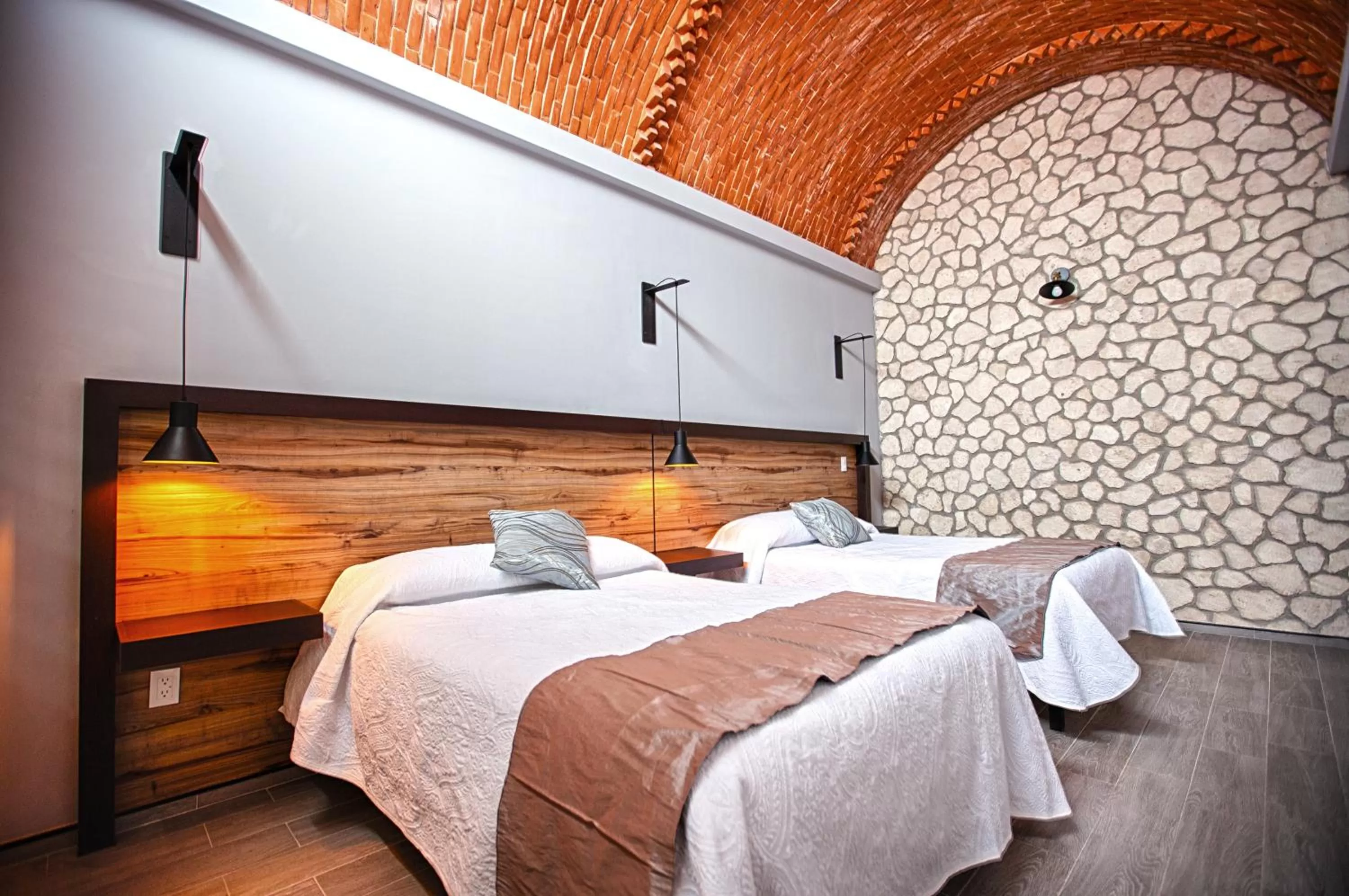 Photo of the whole room, Bed in Hotel la Cuesta Toscana