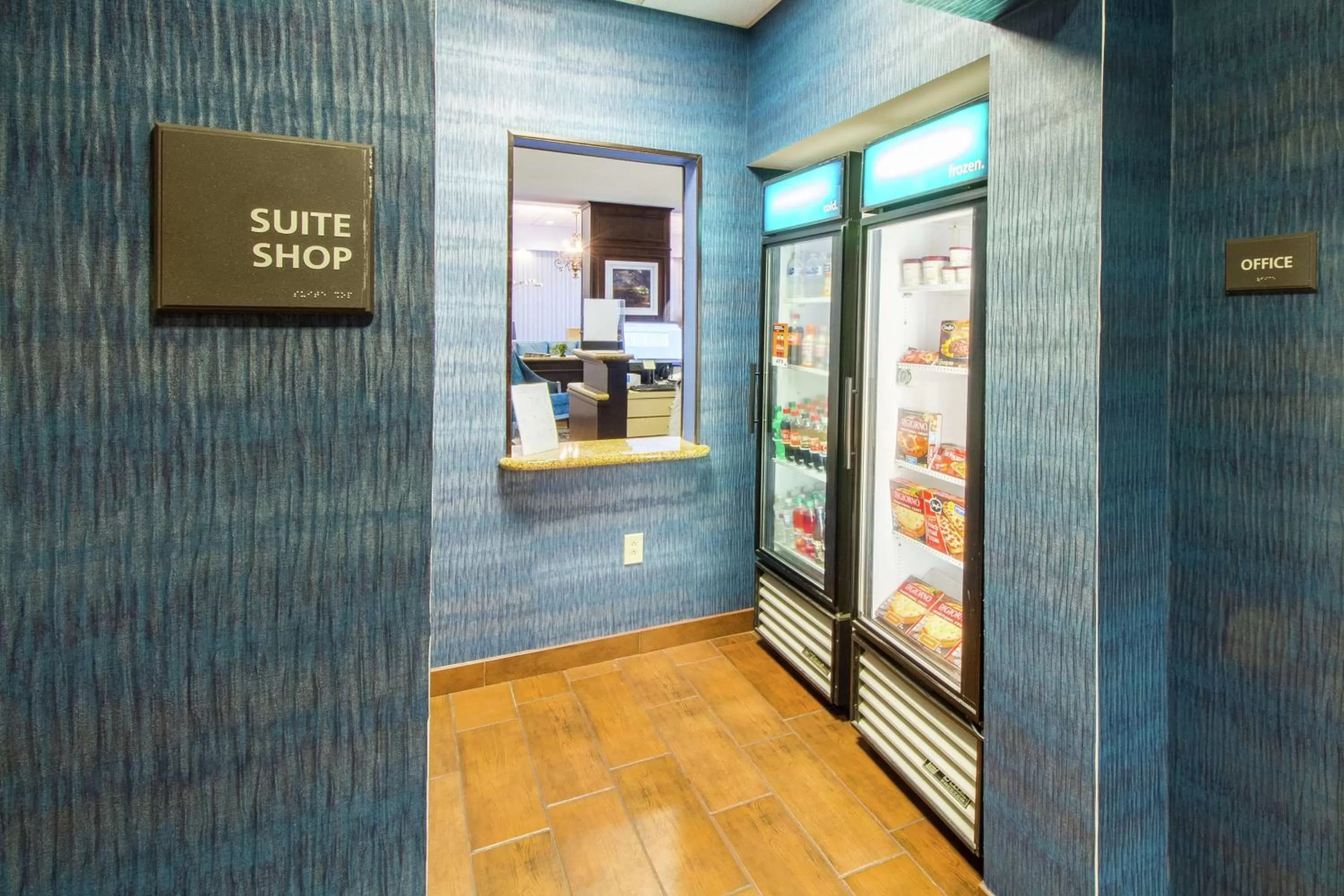 Restaurant/places to eat in Hampton Inn & Suites Huntsville Hampton Cove