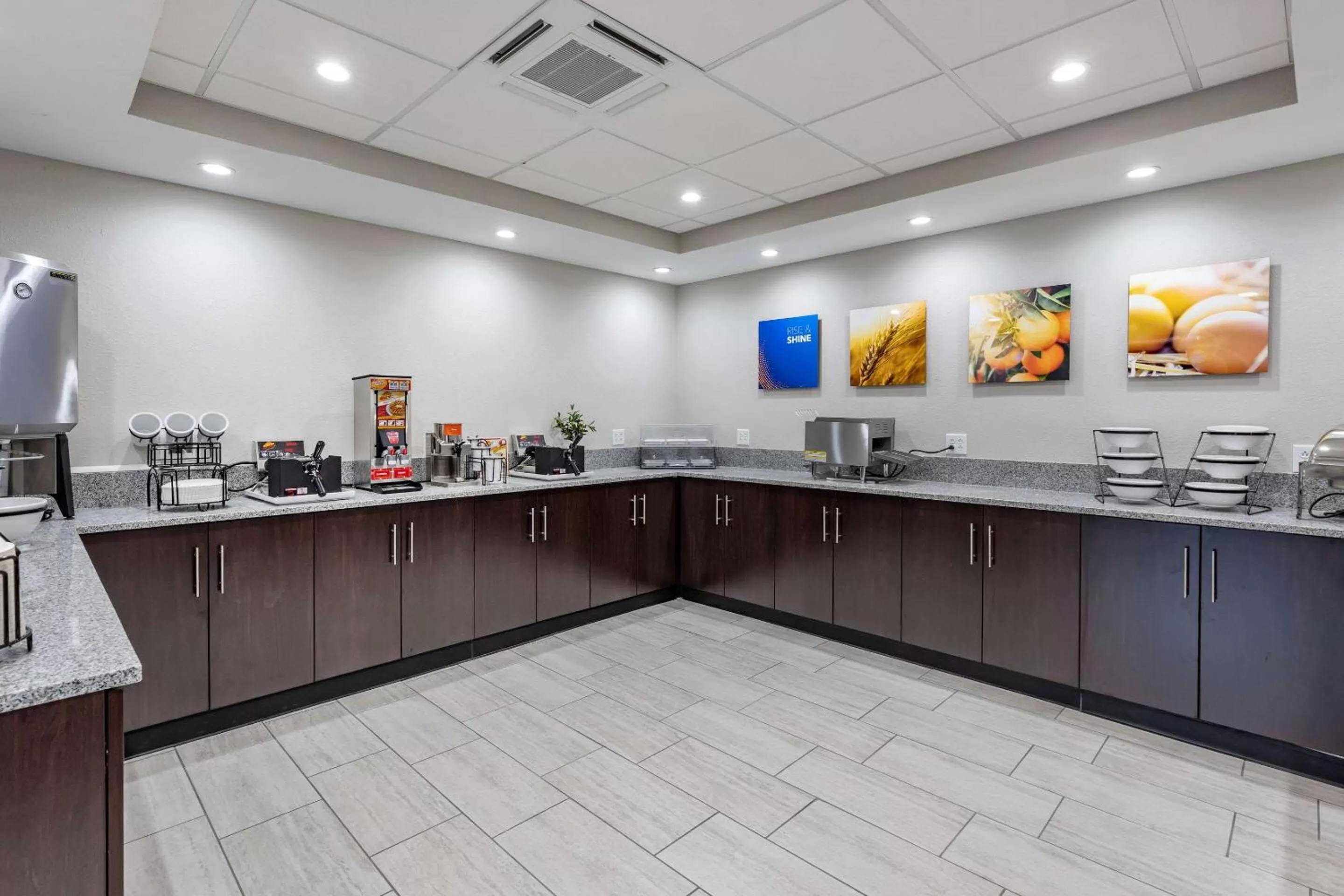 Restaurant/places to eat in Comfort Suites St Louis - Sunset Hills