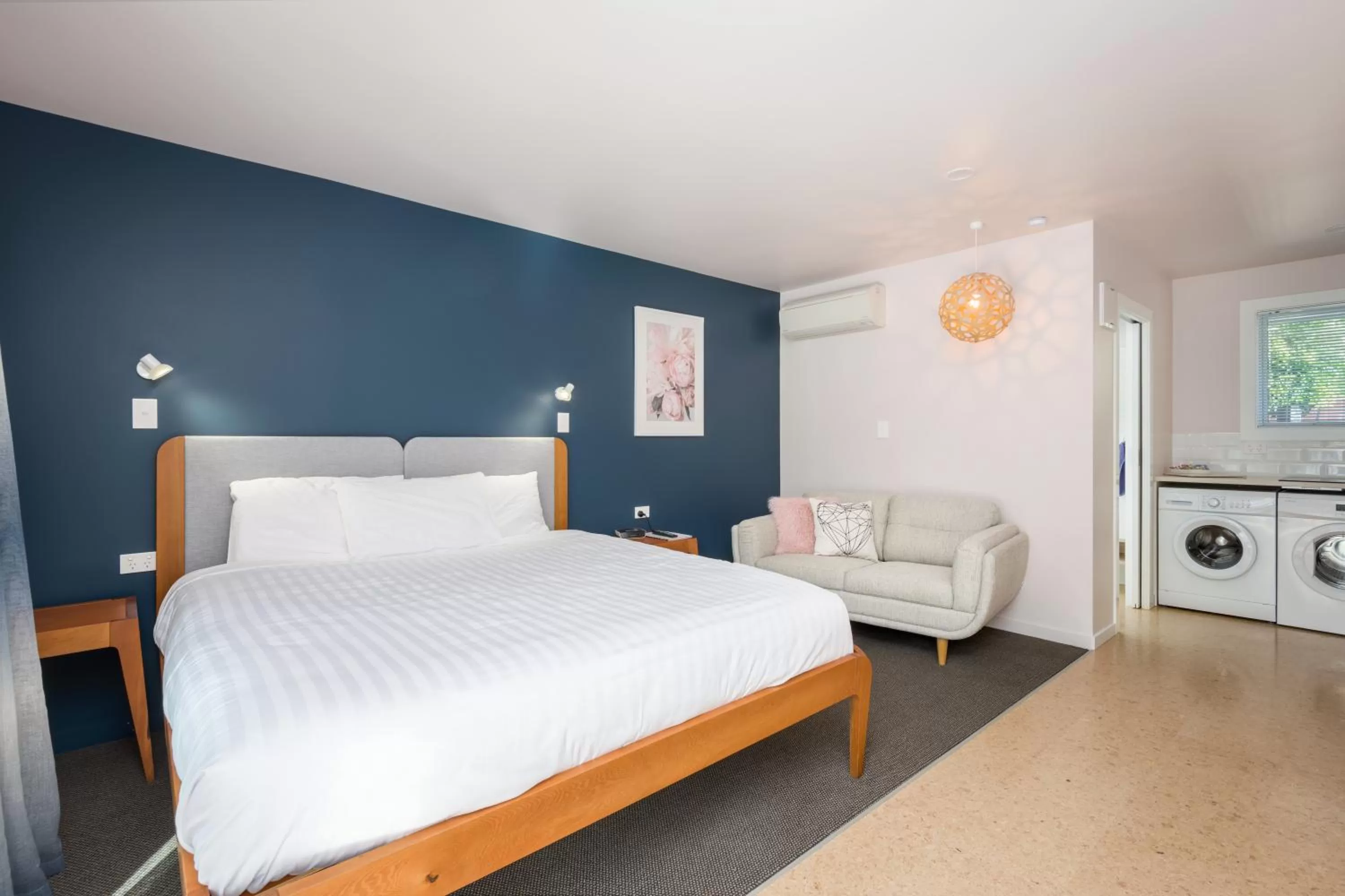 Photo of the whole room, Bed in The Adelphi