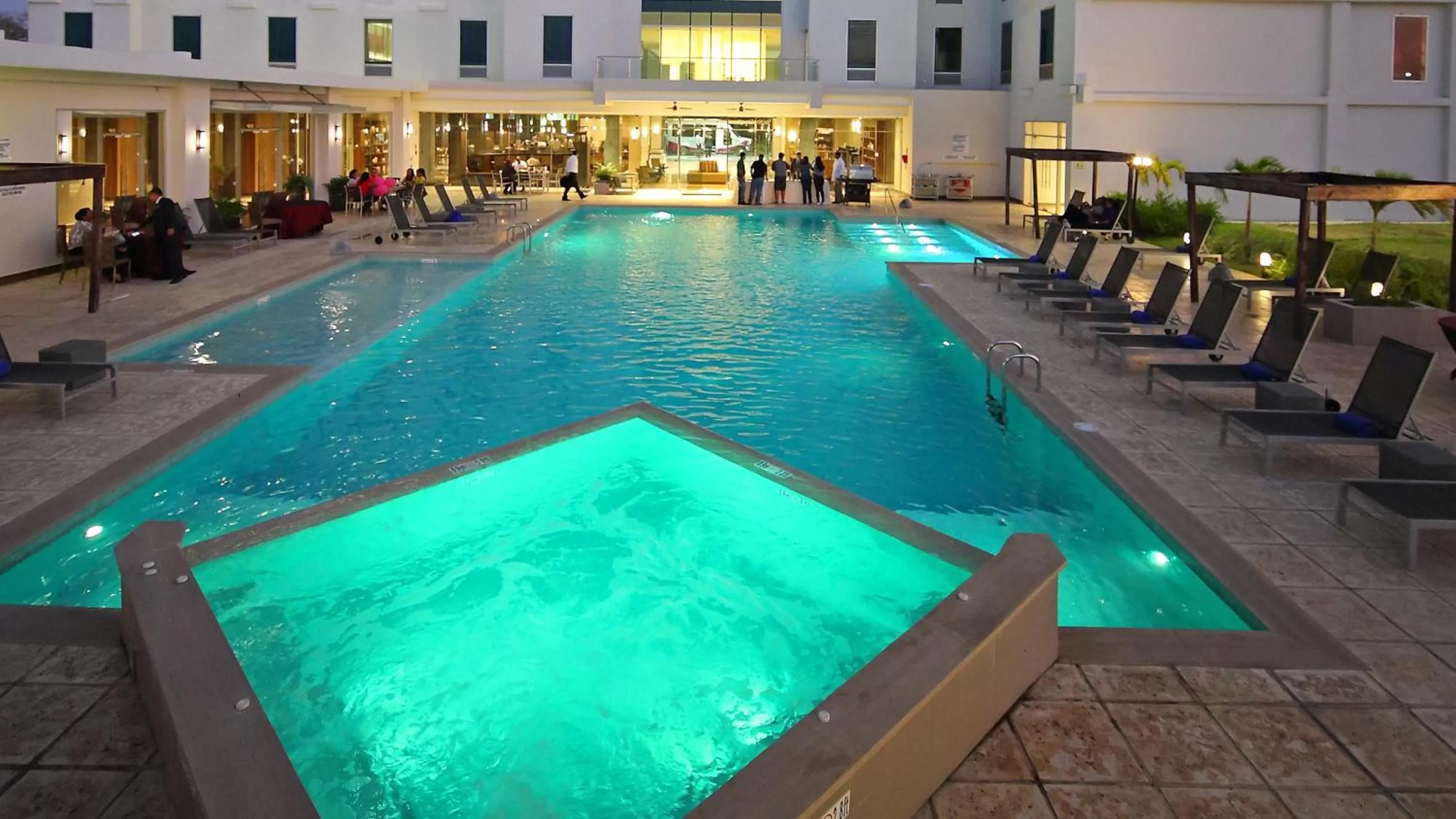 Swimming pool in Crowne Plaza Airport by IHG