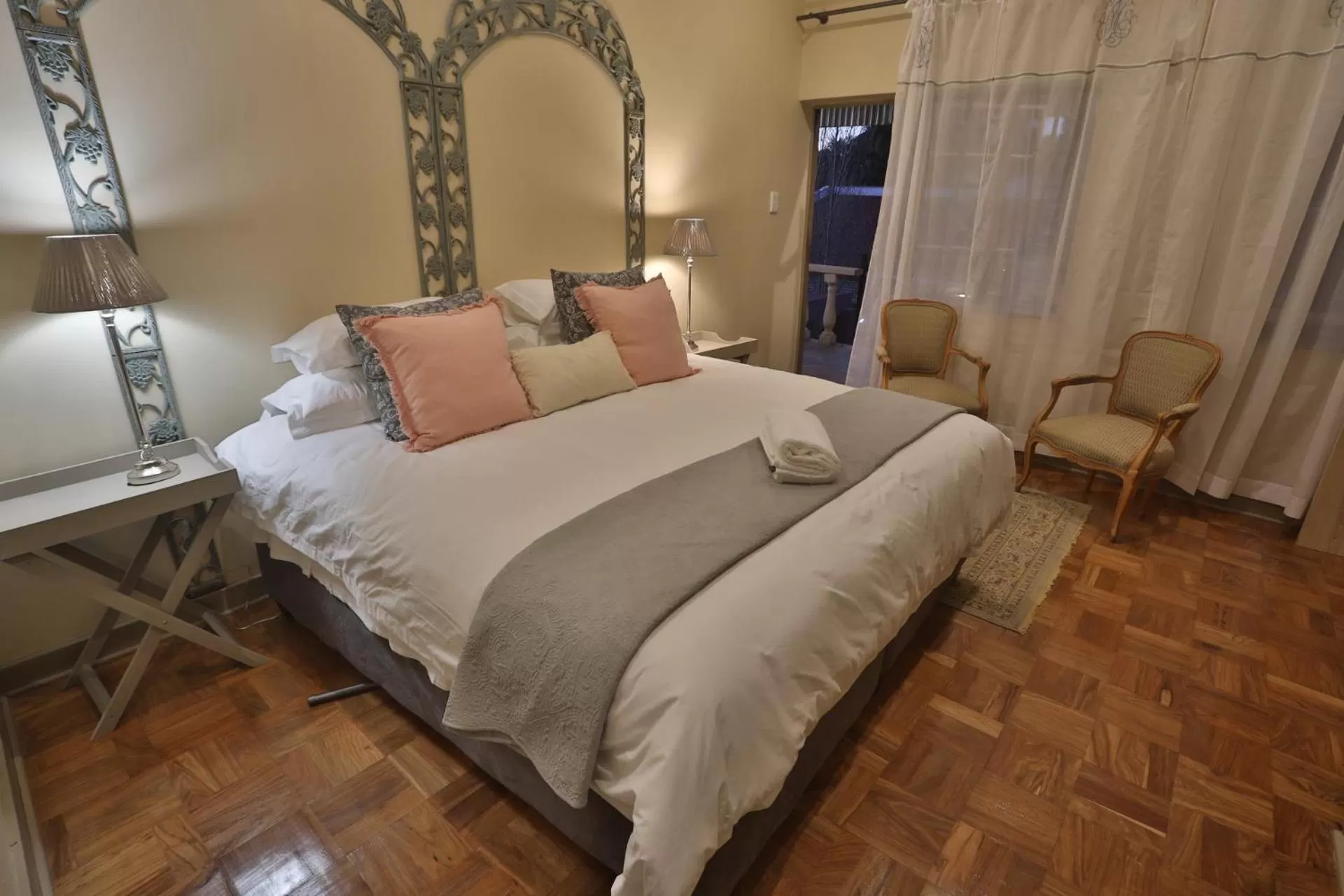 Bed in Ben's Bed and Breakfast